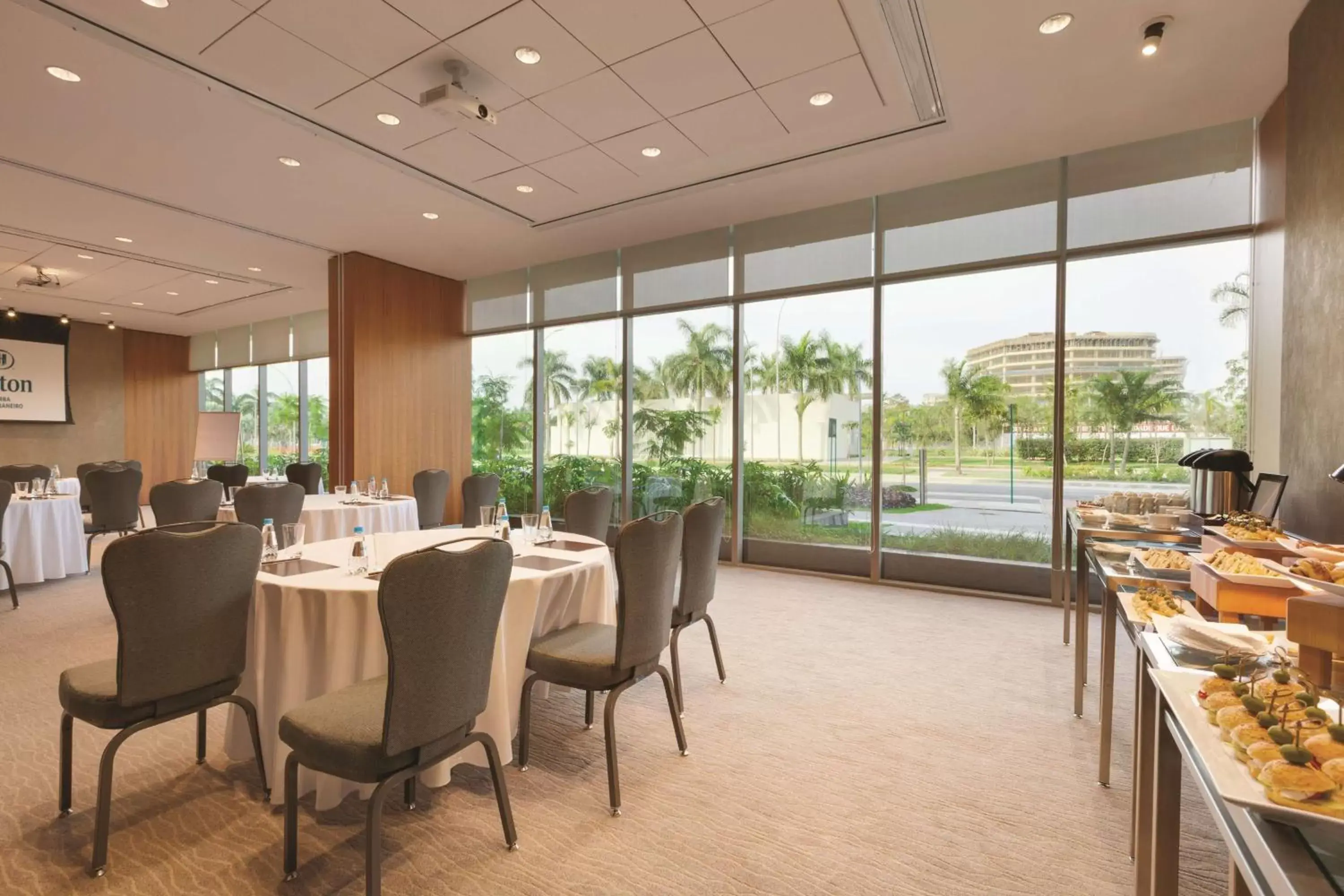 Dining area in Hilton Barra Rio de Janeiro