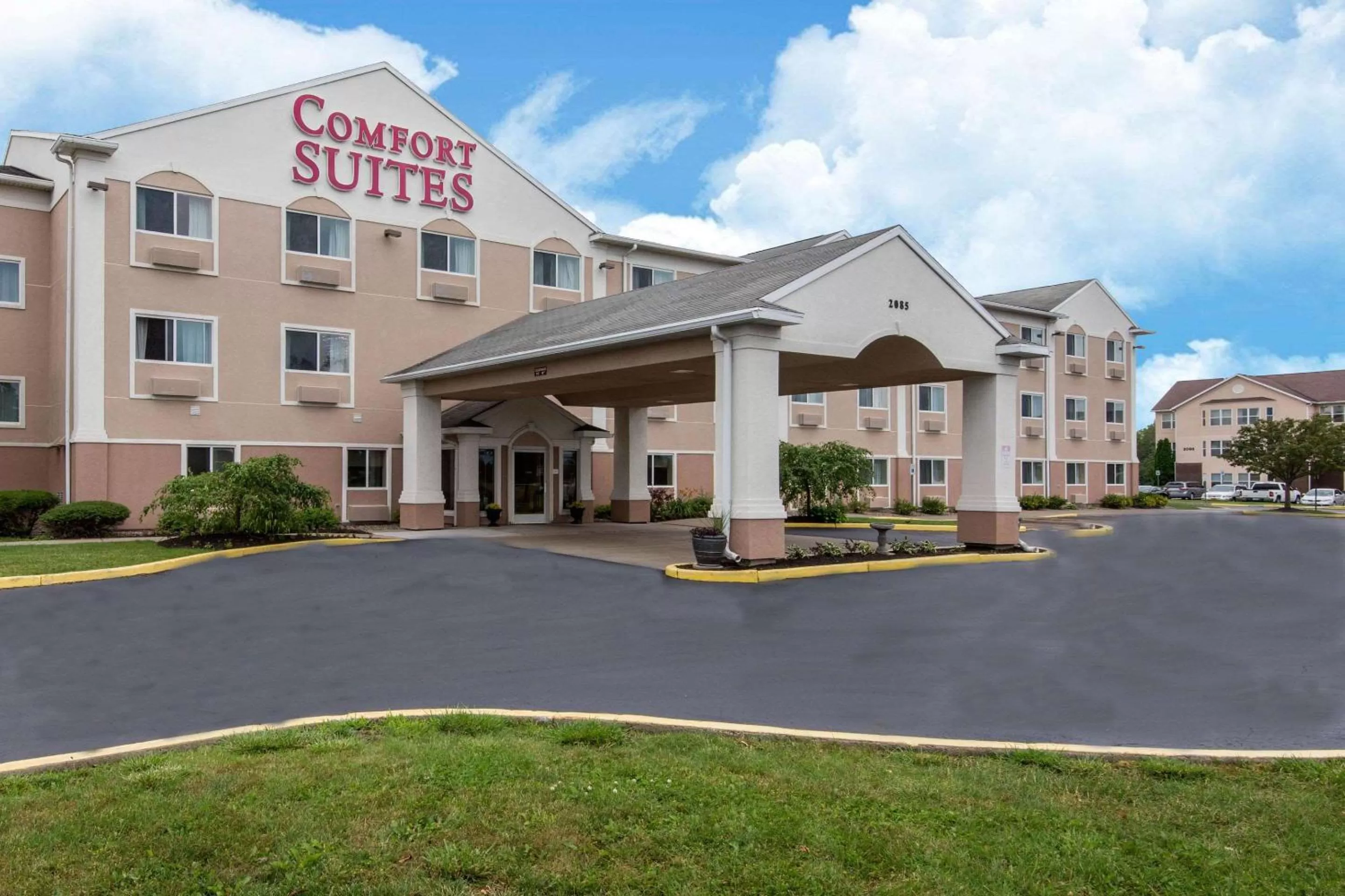 Property building in Comfort Suites Rochester Henrietta University Area