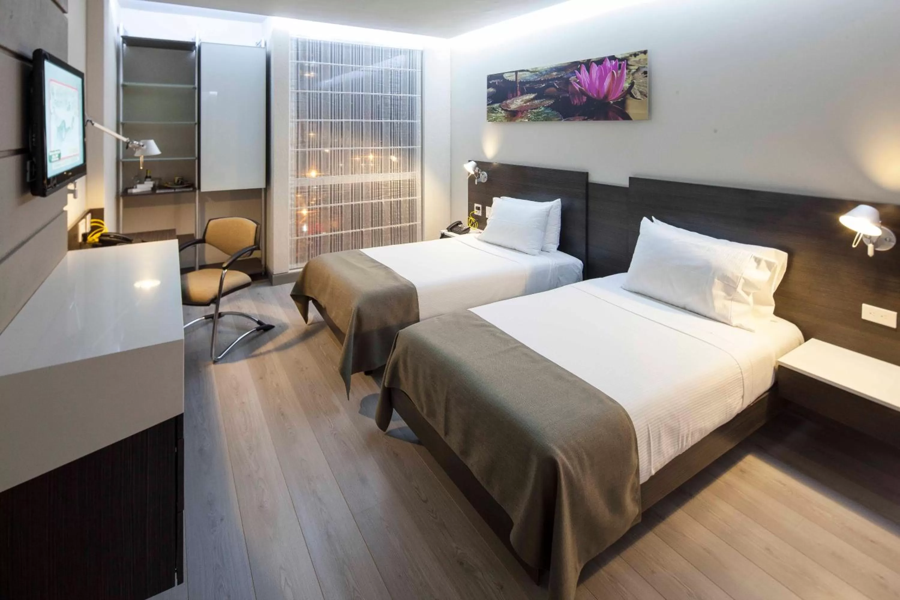 Photo of the whole room, Bed in Inntu Hotel