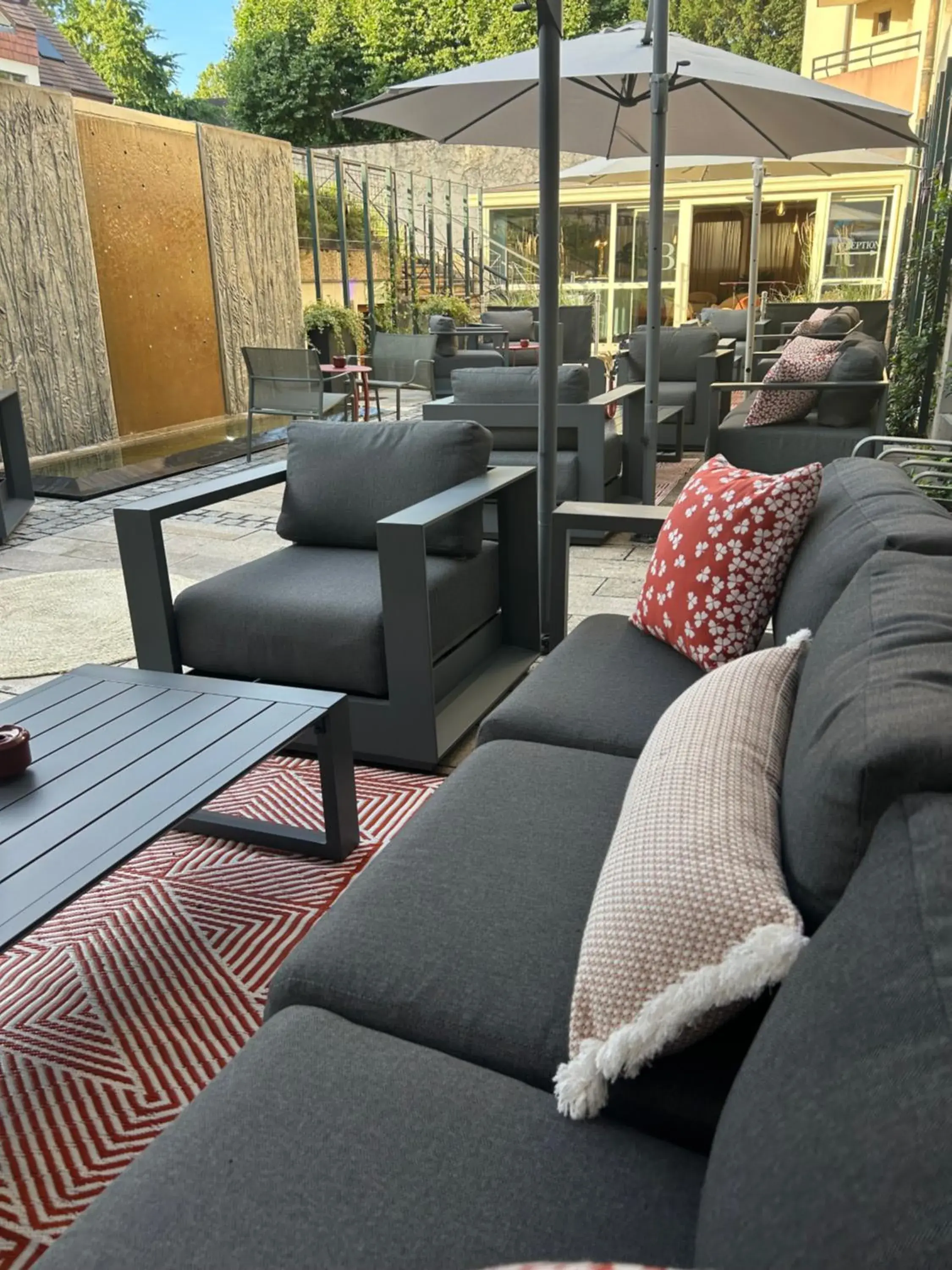 Patio, Seating Area in Hotel Henry Ii Beaune Centre