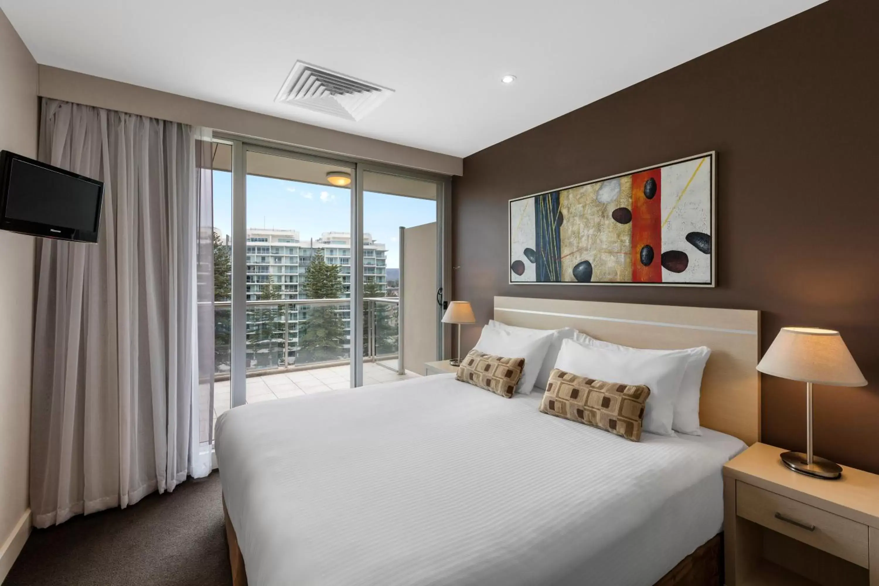 Bedroom, Room Photo in Oaks Glenelg Plaza Pier Suites