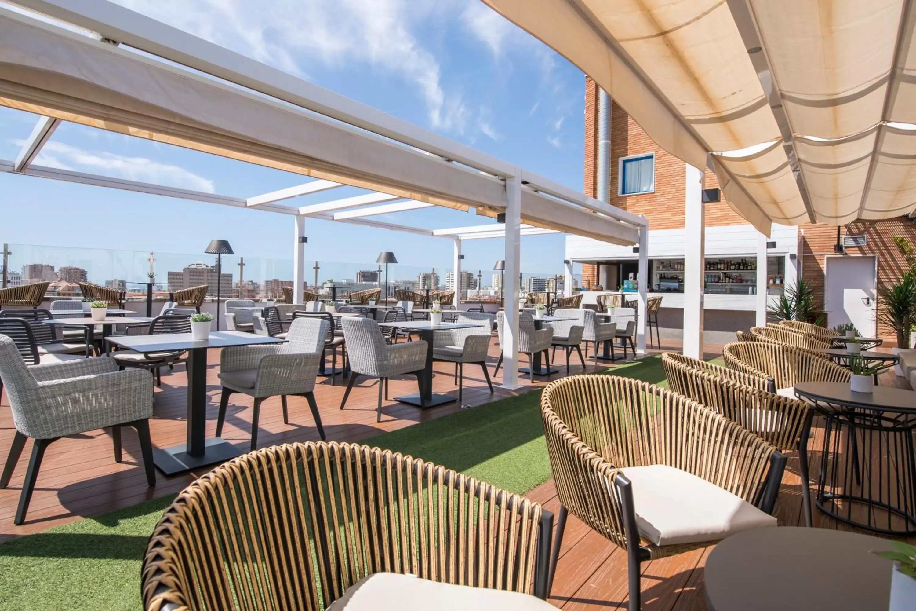 Balcony/Terrace, Restaurant/Places to Eat in Salles Hotel Málaga Centro