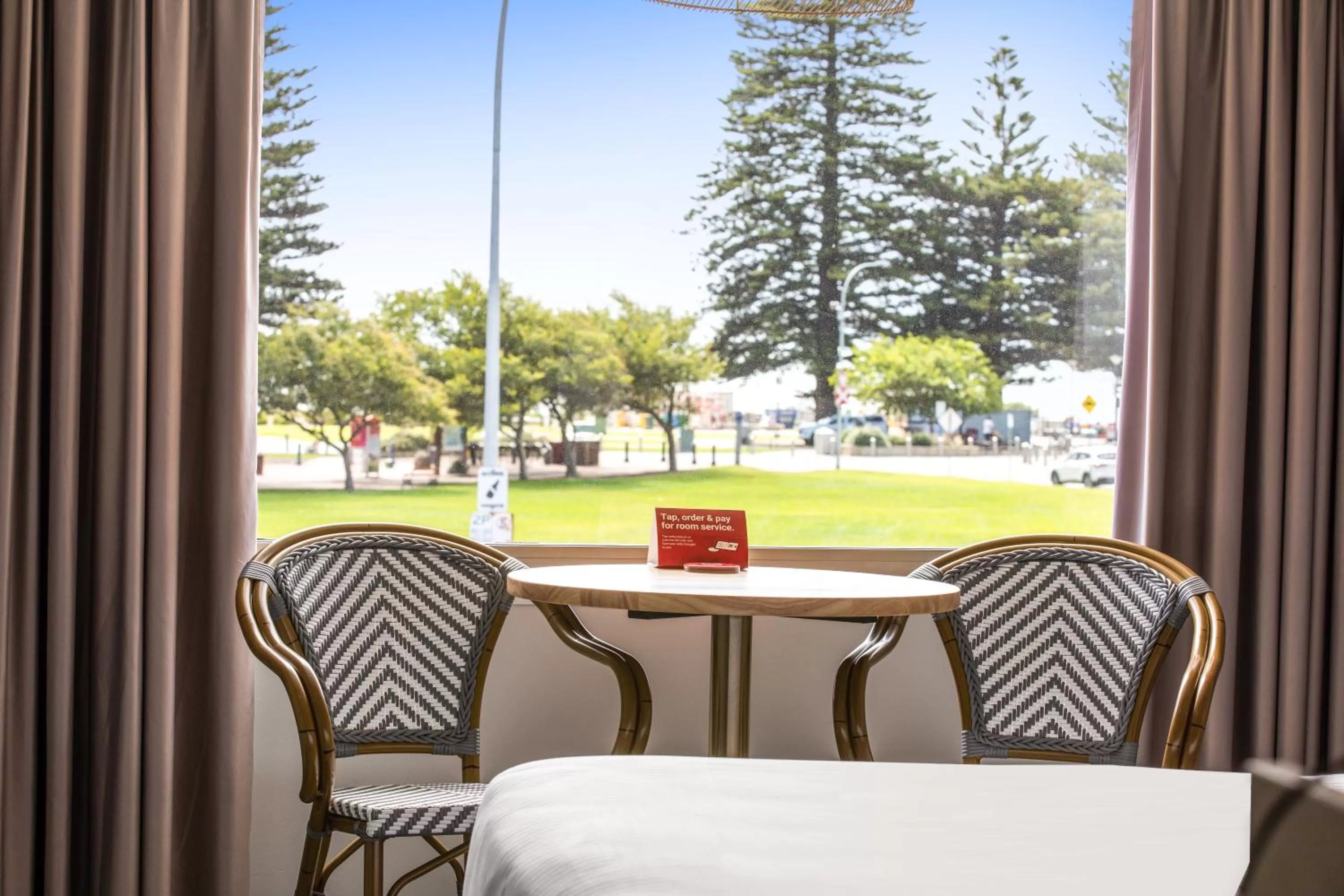 Dining area in Nightcap at Hotel Victor