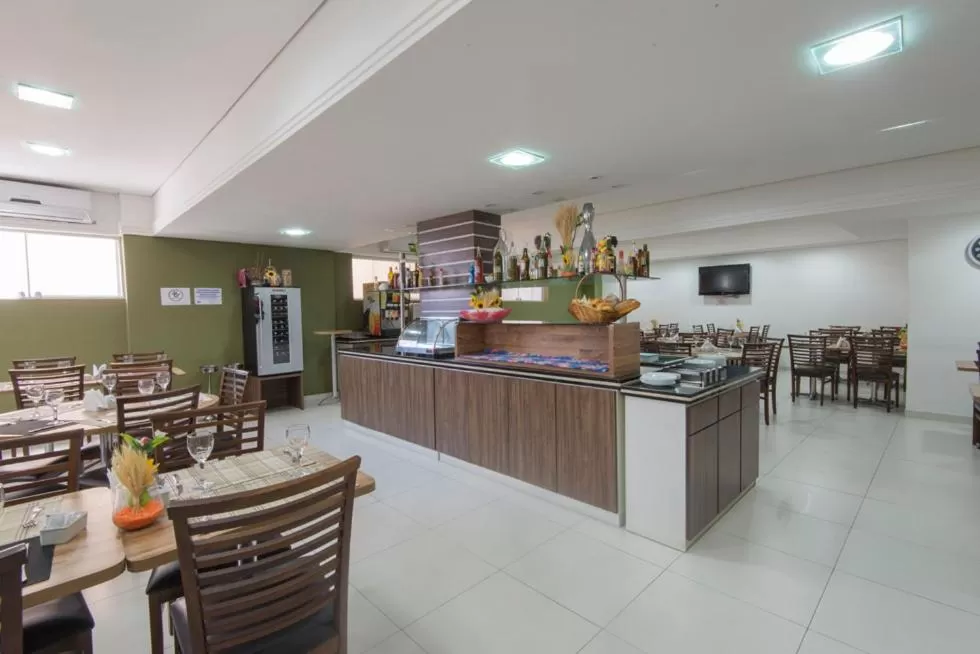 Restaurant/places to eat in Monte Serrat Hotel