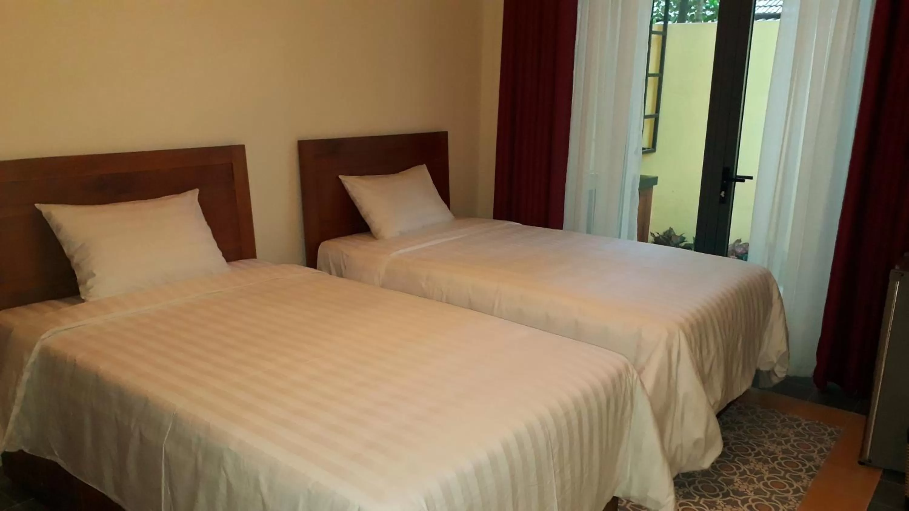 Bed in Pink Tulip Hoi An