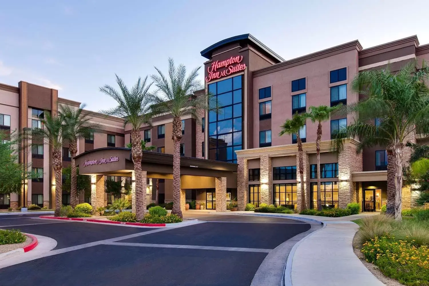 Property Building in Hampton Inn & Suites Phoenix Glendale-Westgate