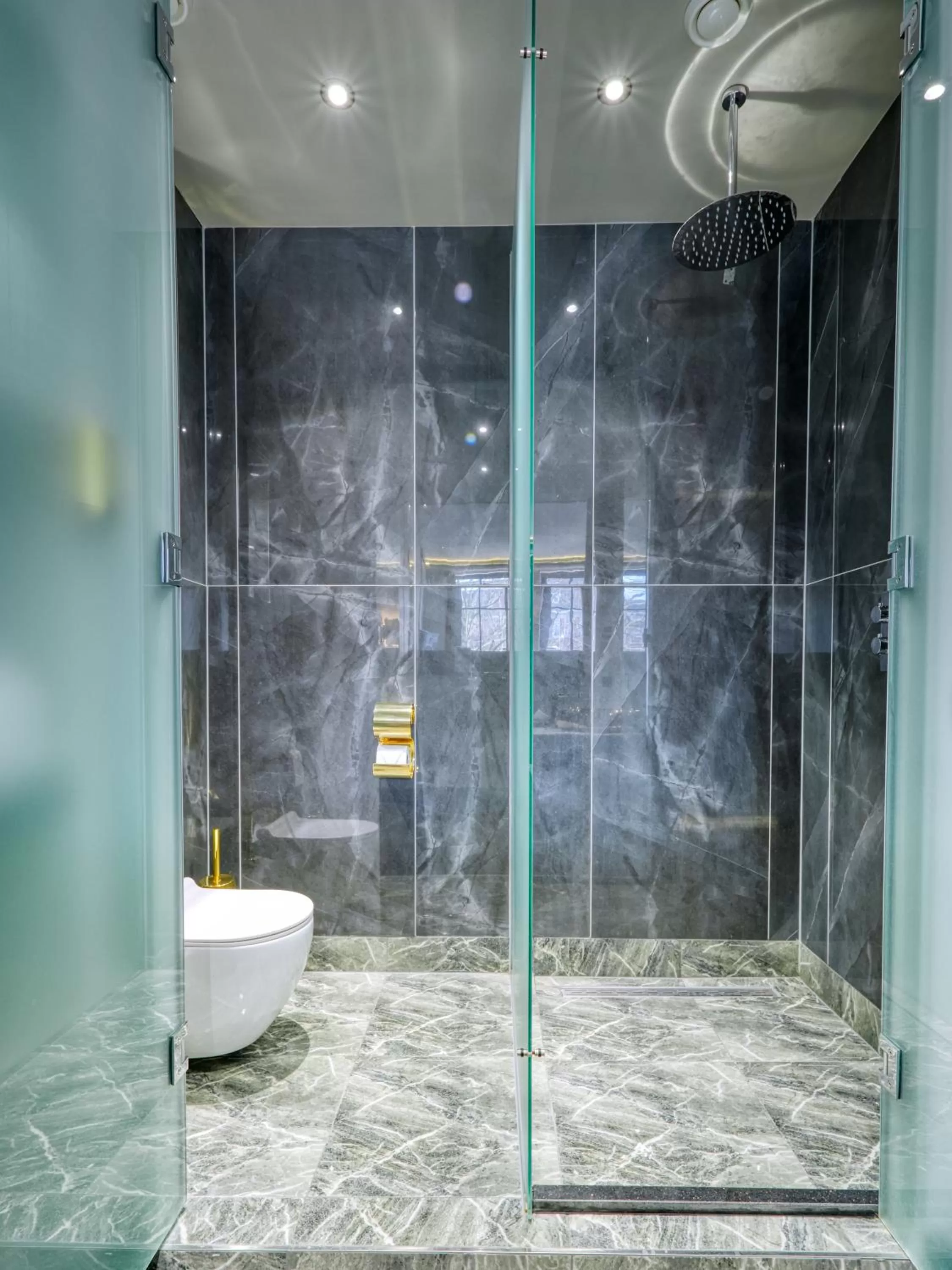 Bathroom in Triple G Hotels