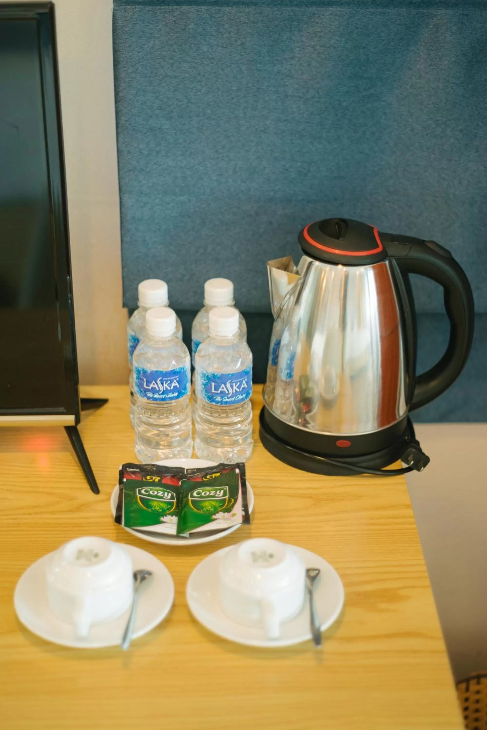Coffee/tea facilities in Artisan Lakeview Hotel