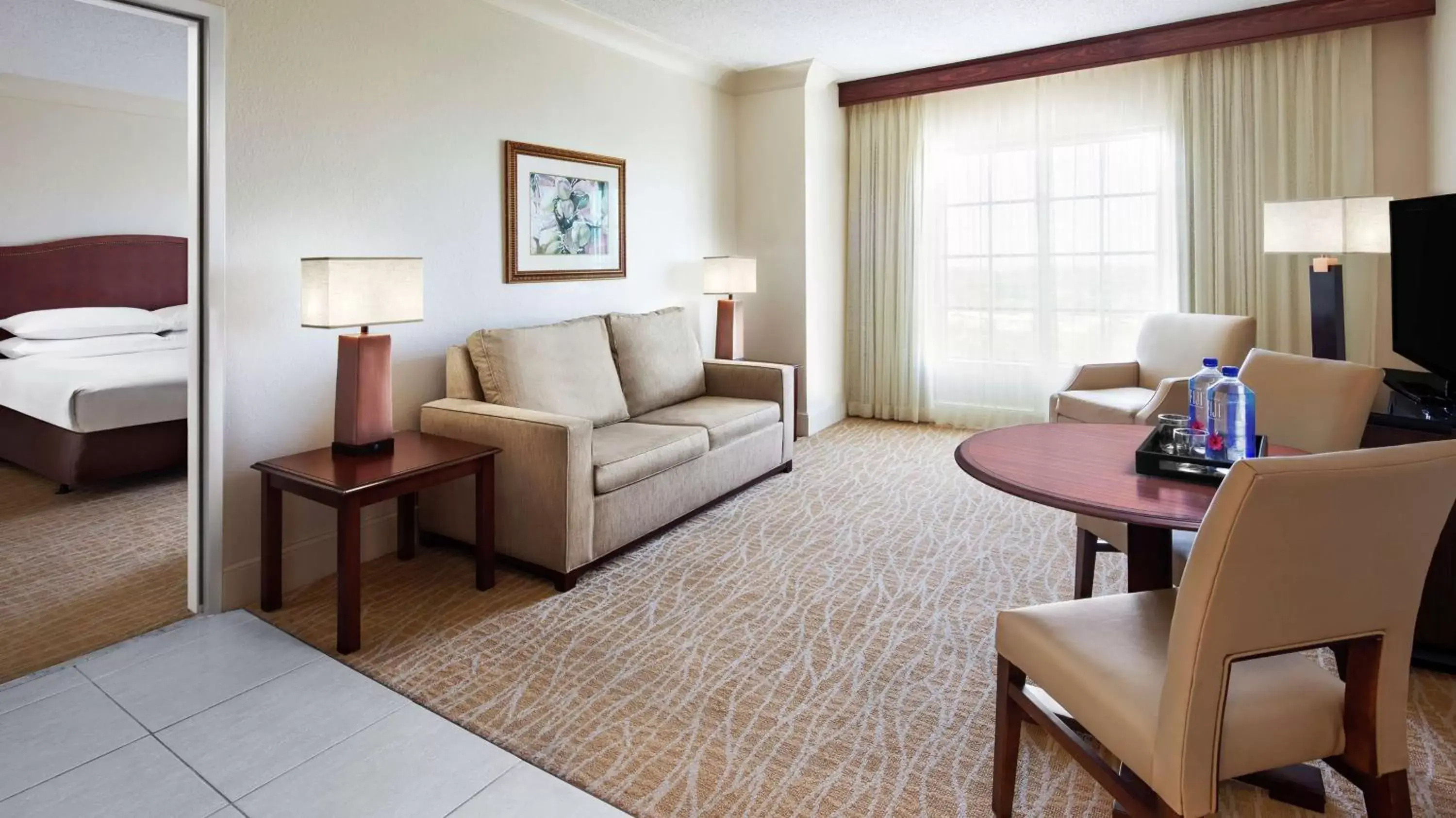 Bedroom, Seating Area in DoubleTree by Hilton Sunrise - Sawgrass Mills
