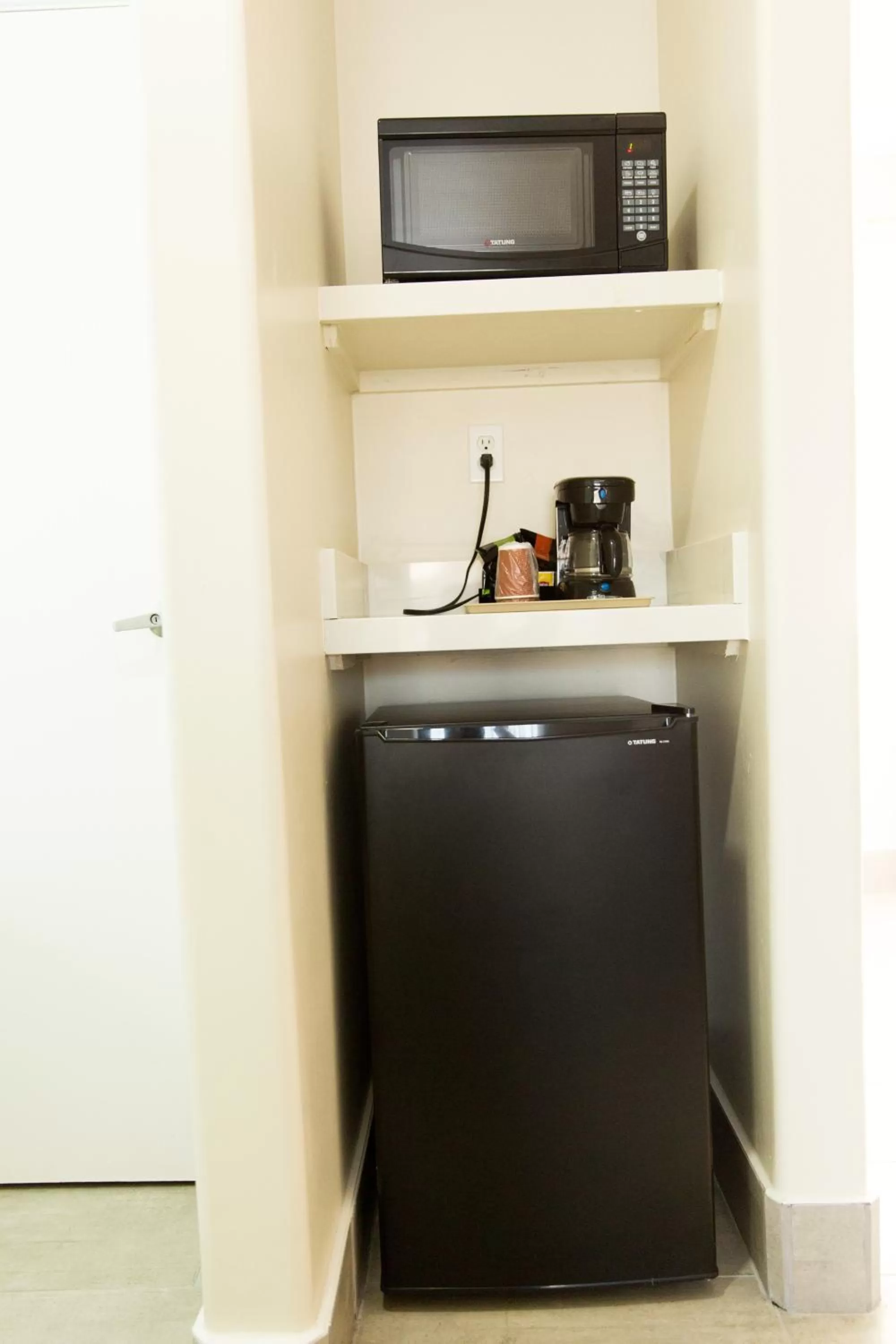 minibar in Los Viajeros Inn