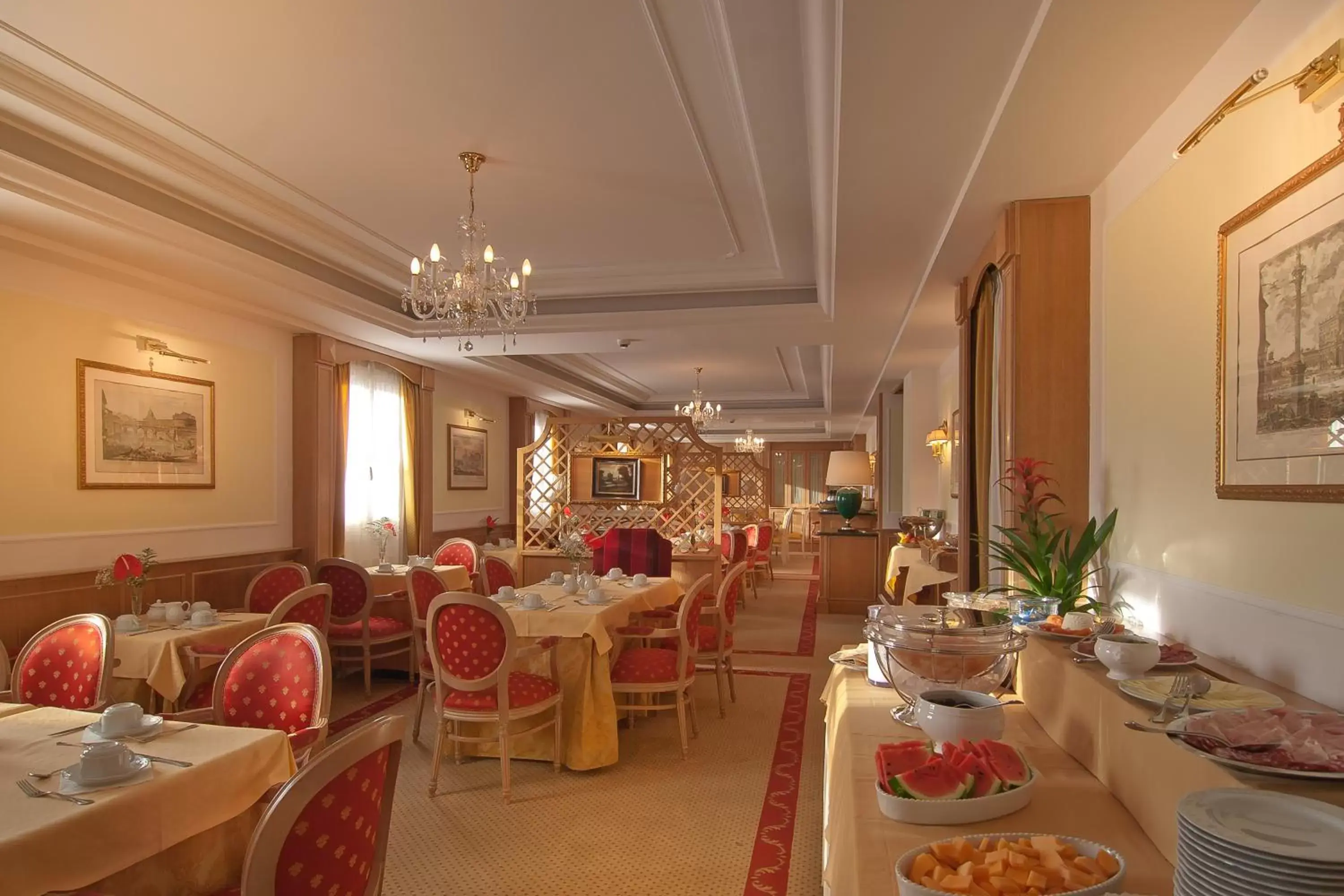 Restaurant/places to eat in Residenza Paolo VI Restaurant/places to eat in Residenza Paolo VI