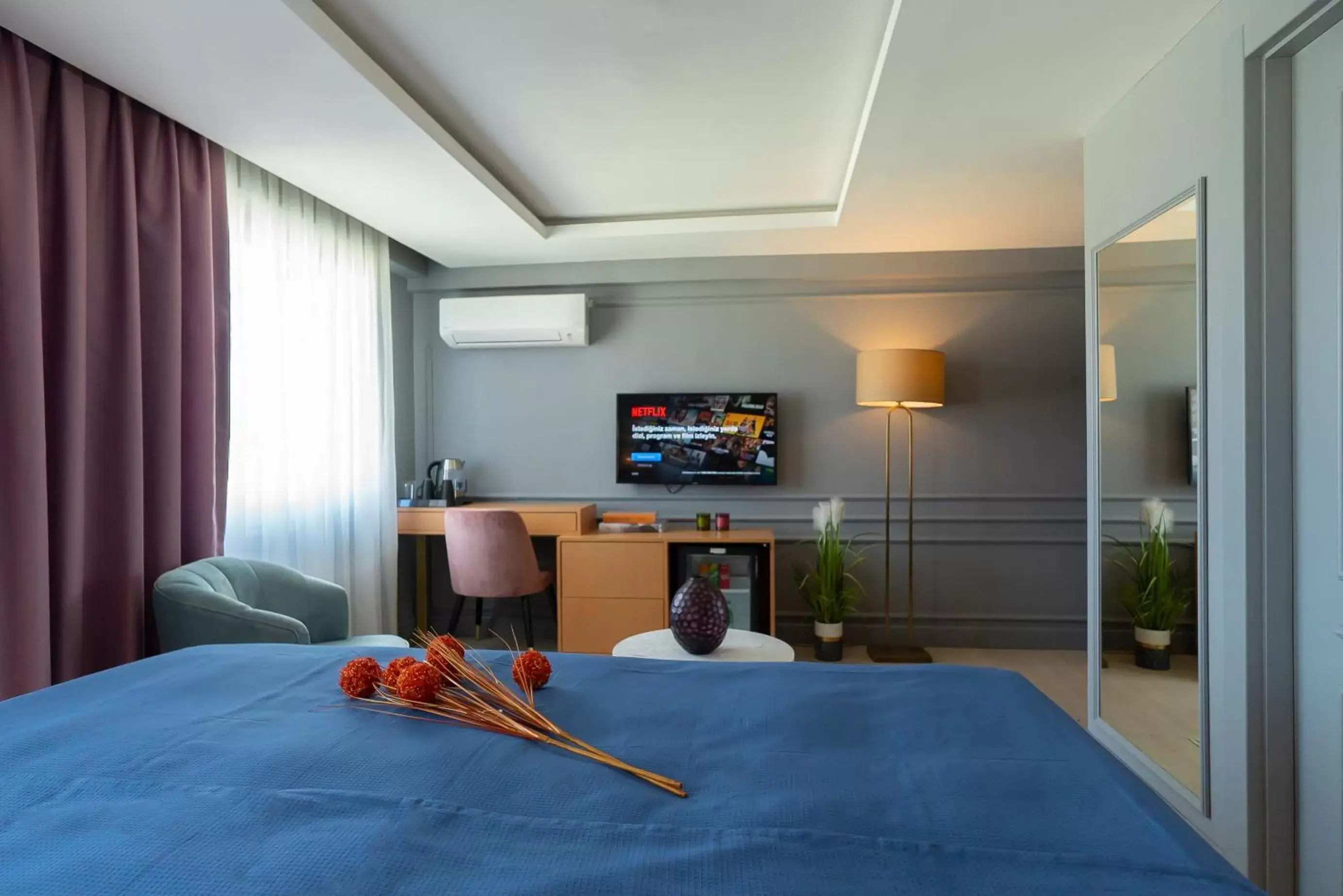 TV and multimedia, Bed in Malta Bosphorus Hotel