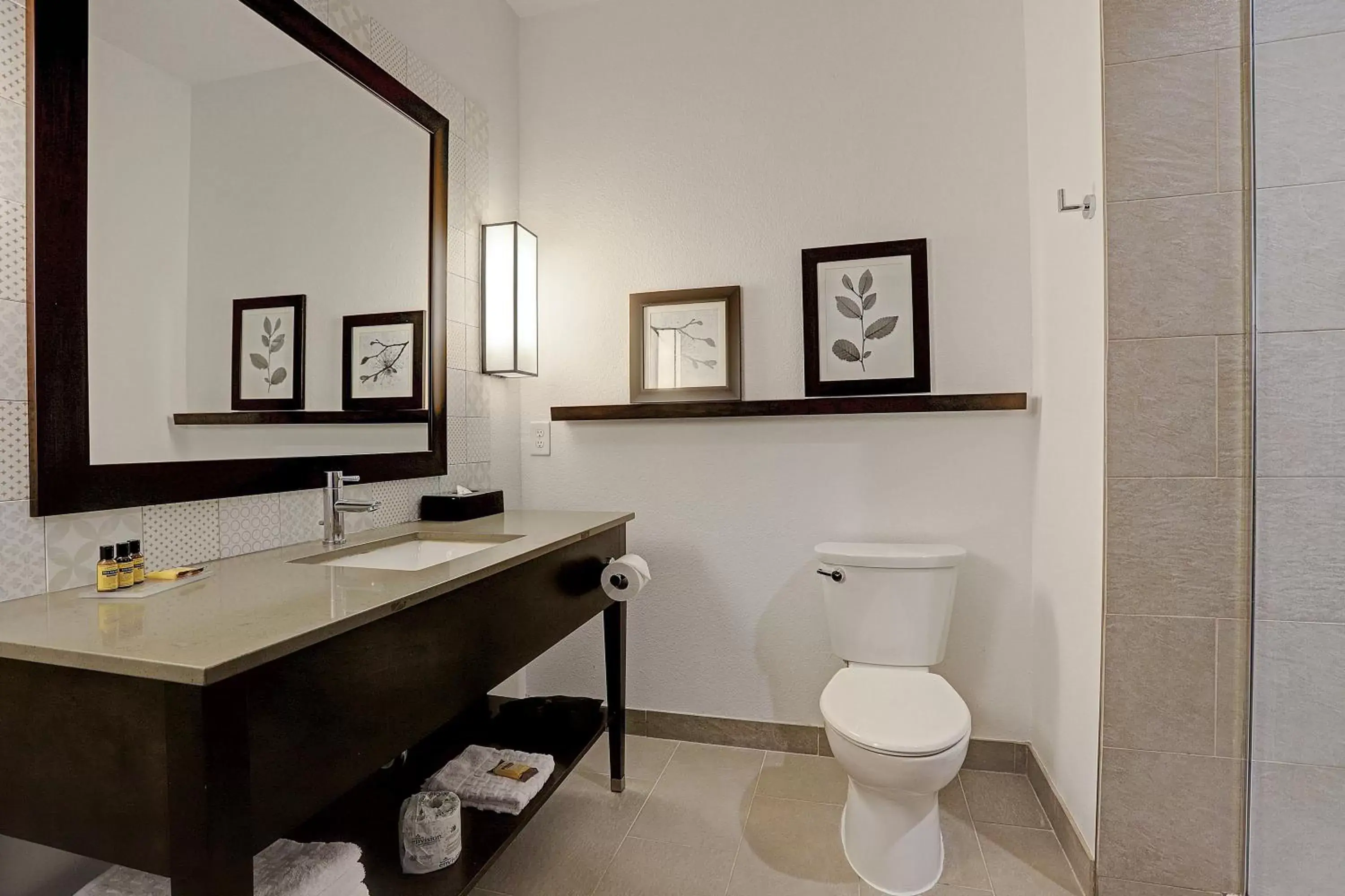 Bathroom in Best Western Plus Westheimer - Westchase Inn & Suites