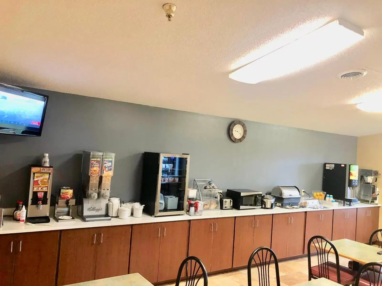 Breakfast in Super 8 by Wyndham Huron Breakfast in Super 8 by Wyndham Huron