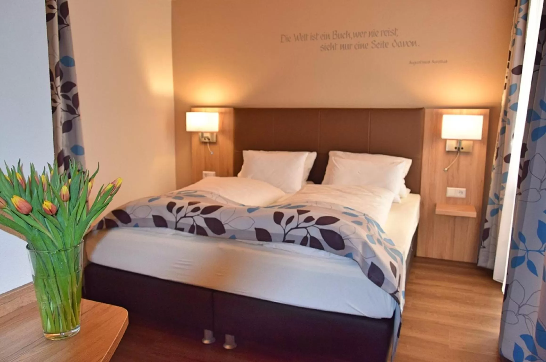 Bedroom, Bed in Cafe-Hotel Altreuter