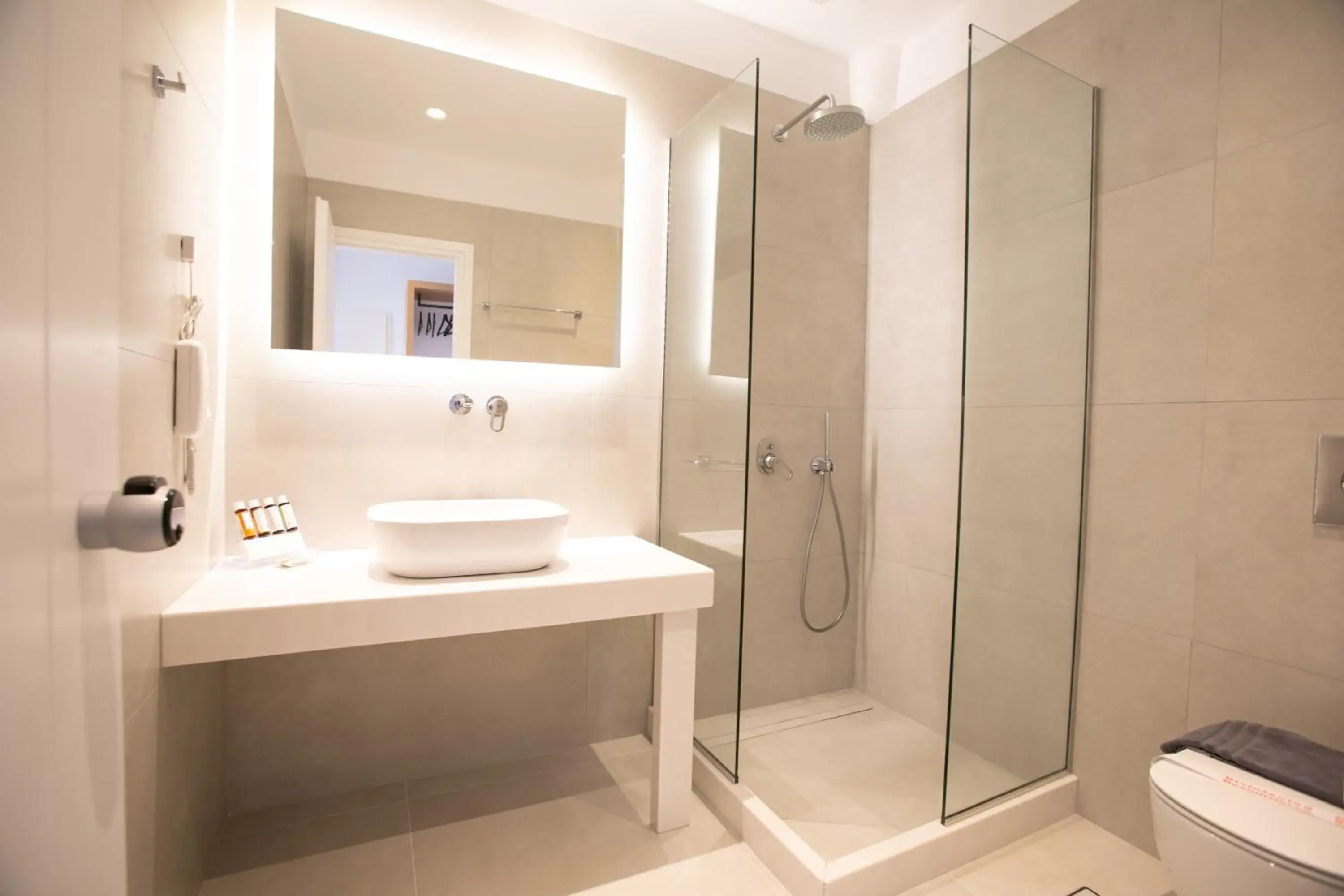 Shower, Bathroom in The George Hotel Mykonos