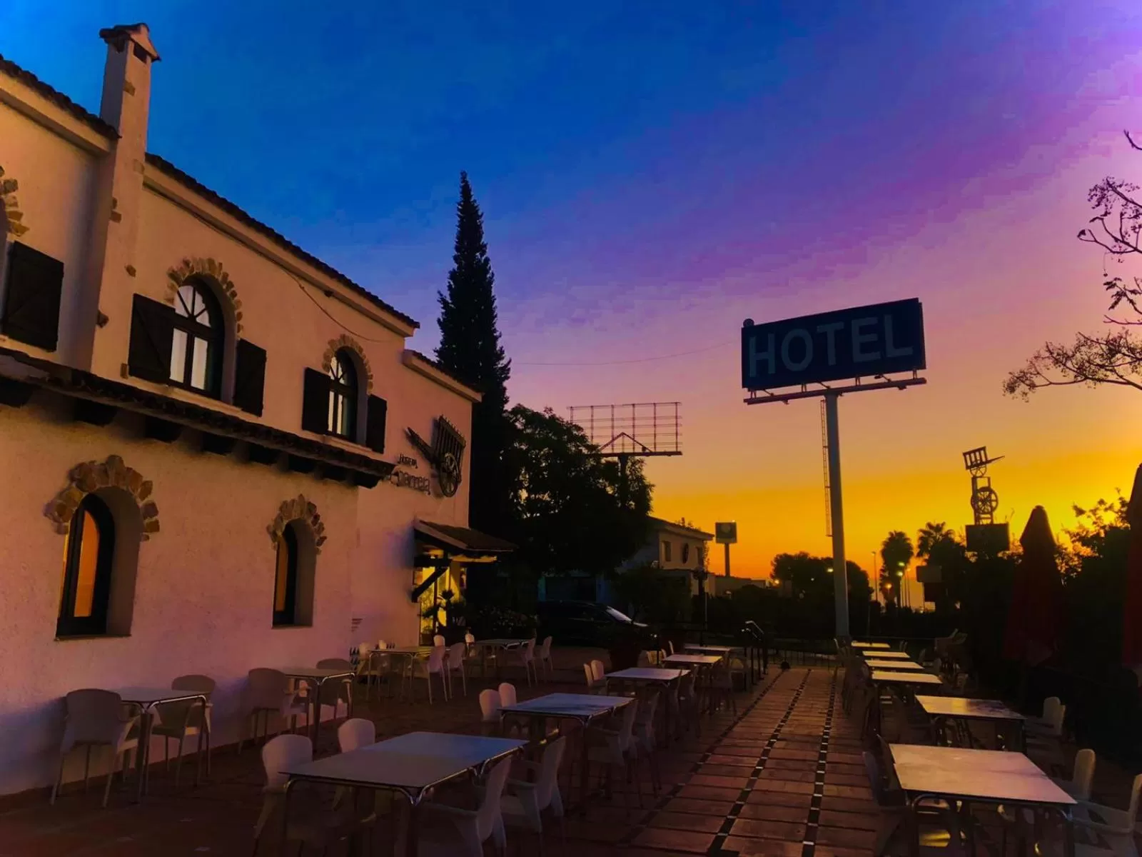 Property building in Hotel La Carreta