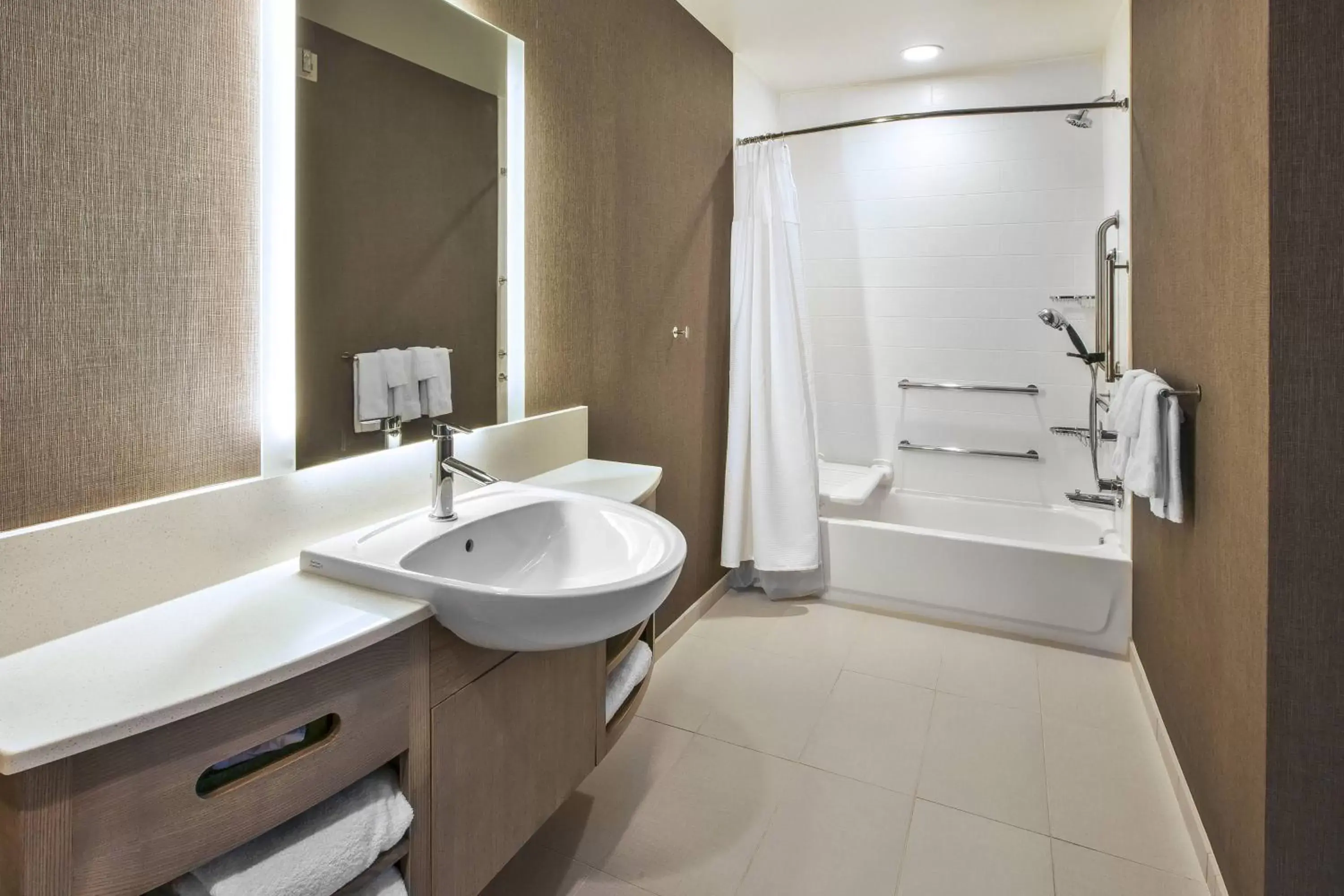 Bathroom in SpringHill Suites by Marriott Pittsburgh Butler/Centre City