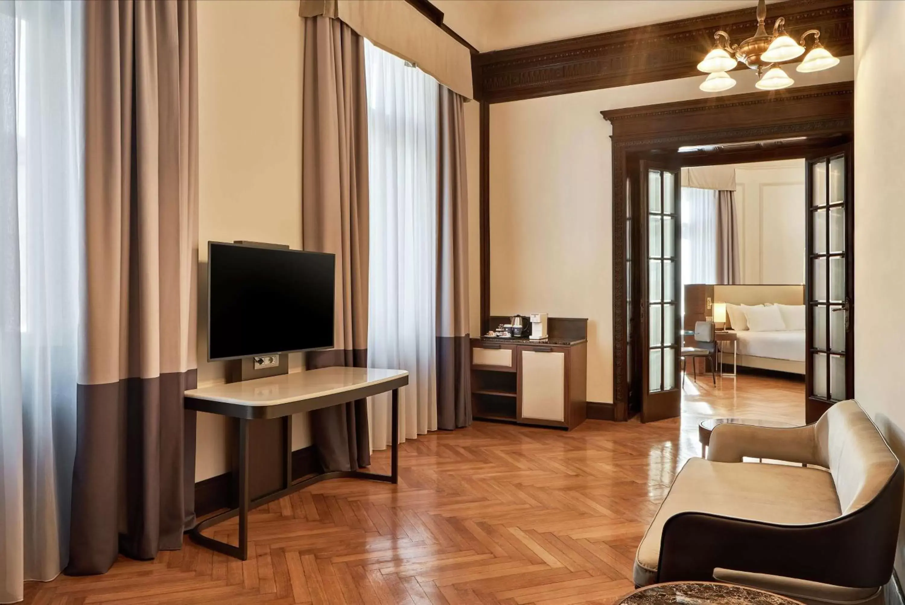 Bedroom, TV/Entertainment Center in DoubleTree By Hilton Trieste