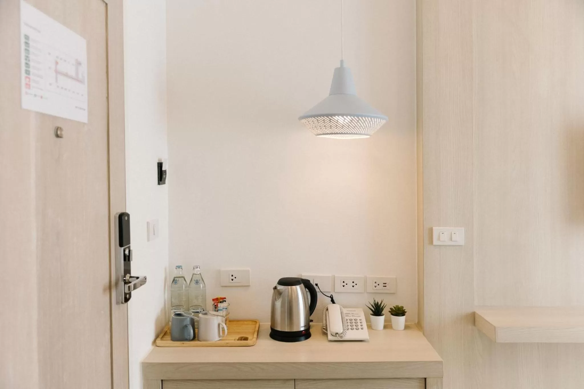 Kitchen or kitchenette in Nappiness Hotel