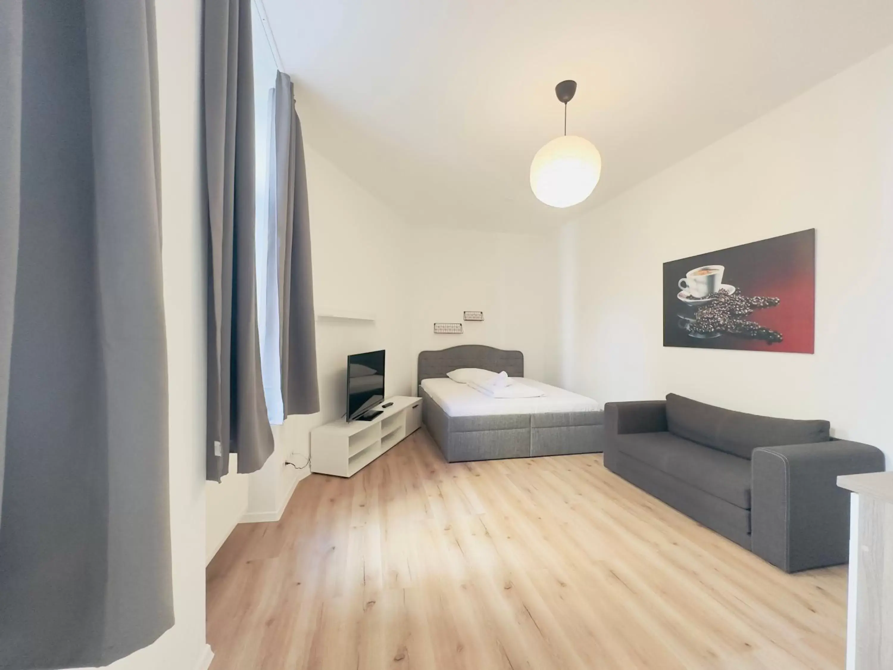 Studio Apartment in Saale, Marktplatz Zentrum, Apartmenthaus am Dom von Plant Room Studio Apartment in Saale, Marktplatz Zentrum, Apartmenthaus am Dom von Plant Room