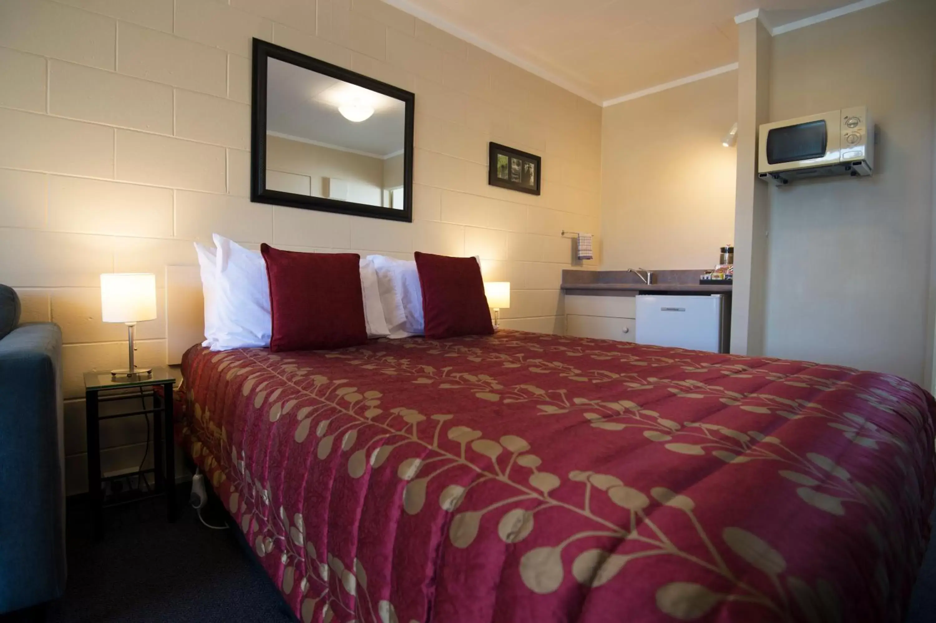 Bedroom, Bed in Kapiti Gateway Motel