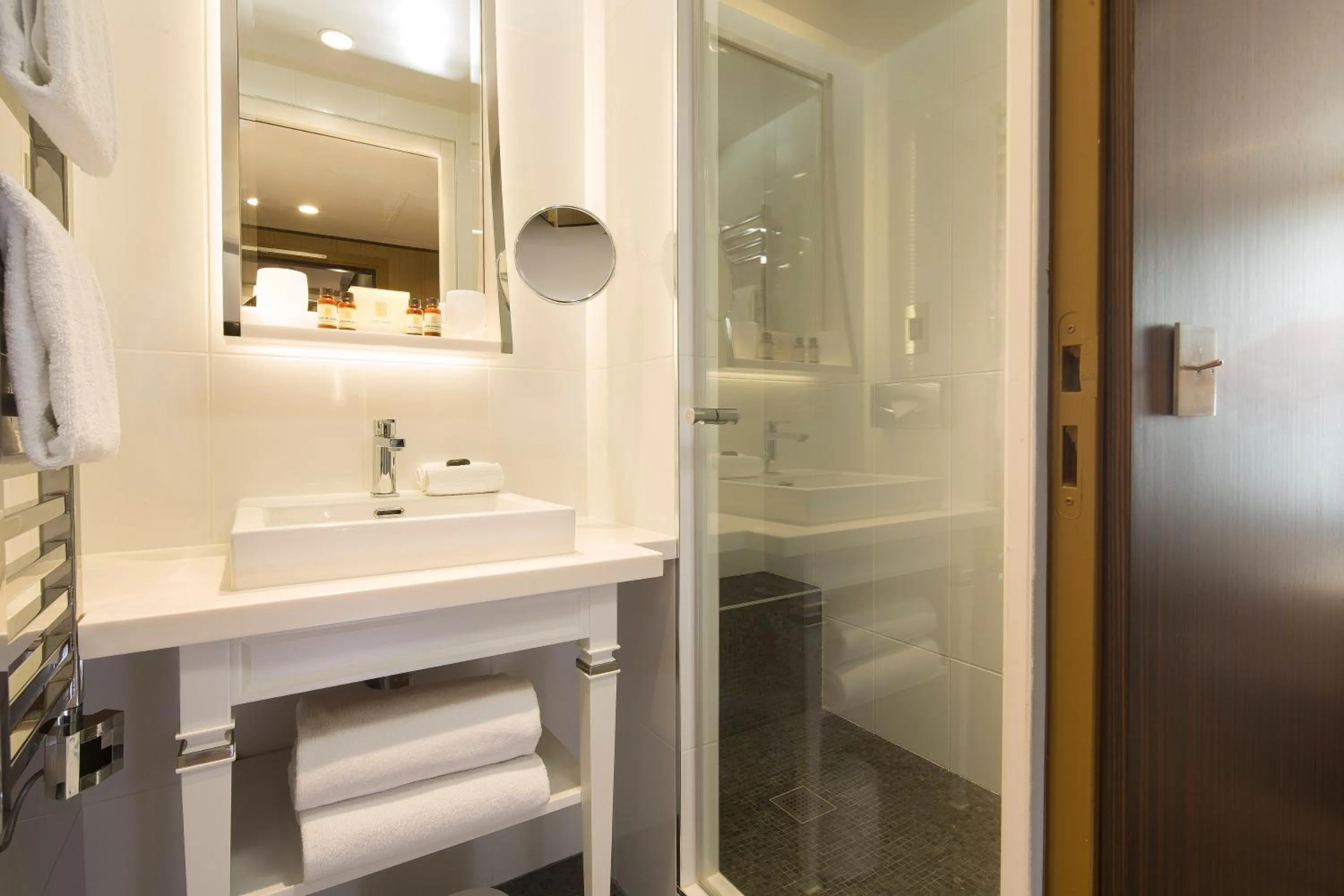 Property building in Hôtel Baume