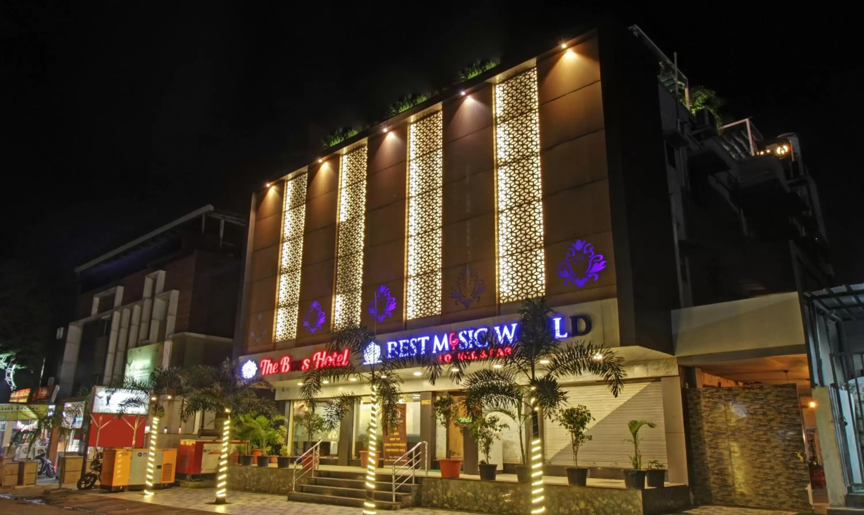 Facade/entrance in Treebo The Boss Facade/entrance in Treebo The Boss