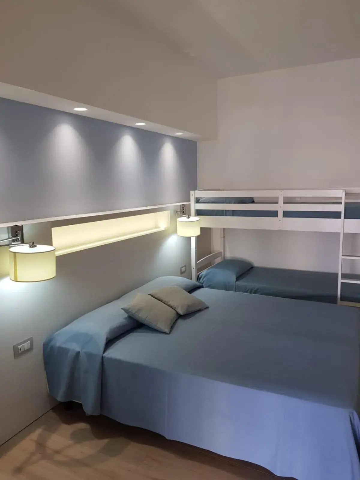 Bedroom, Bunk Bed in Hotel Perla Gaia