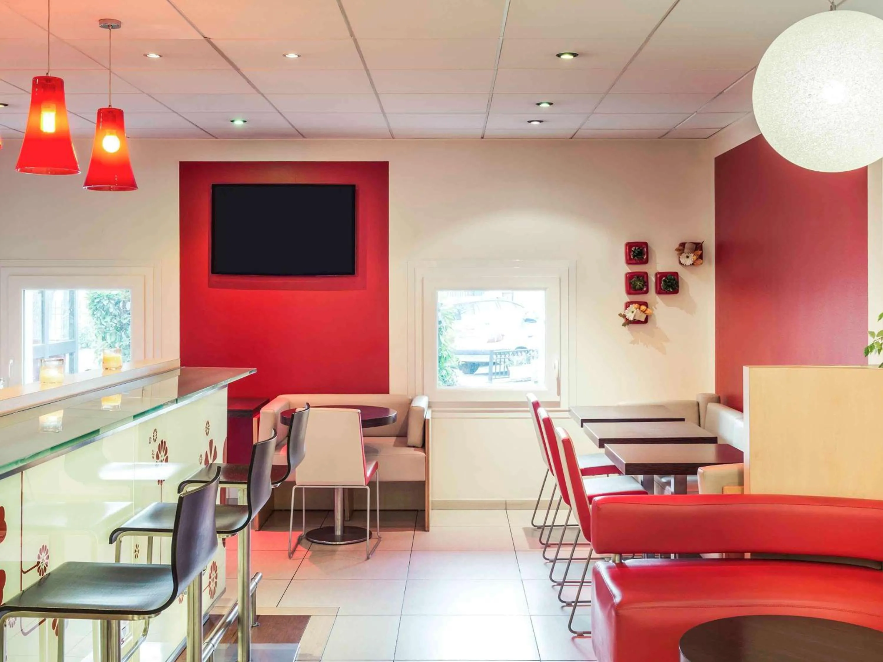 Property building in ibis Epinay sur Seine - Gennevilliers