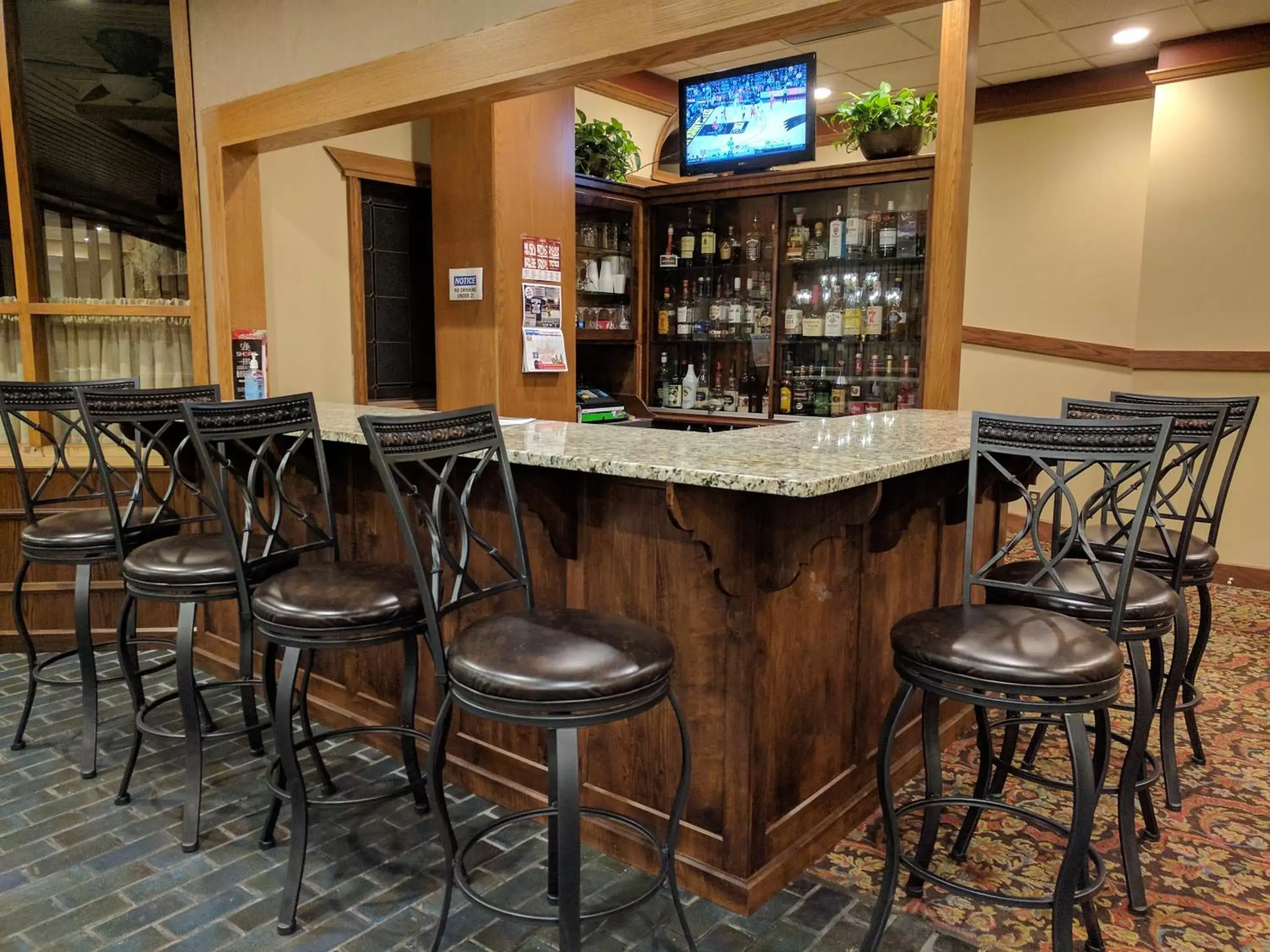 Property building, Lounge/Bar in Best Western Plus Wooster Hotel & Conference Center