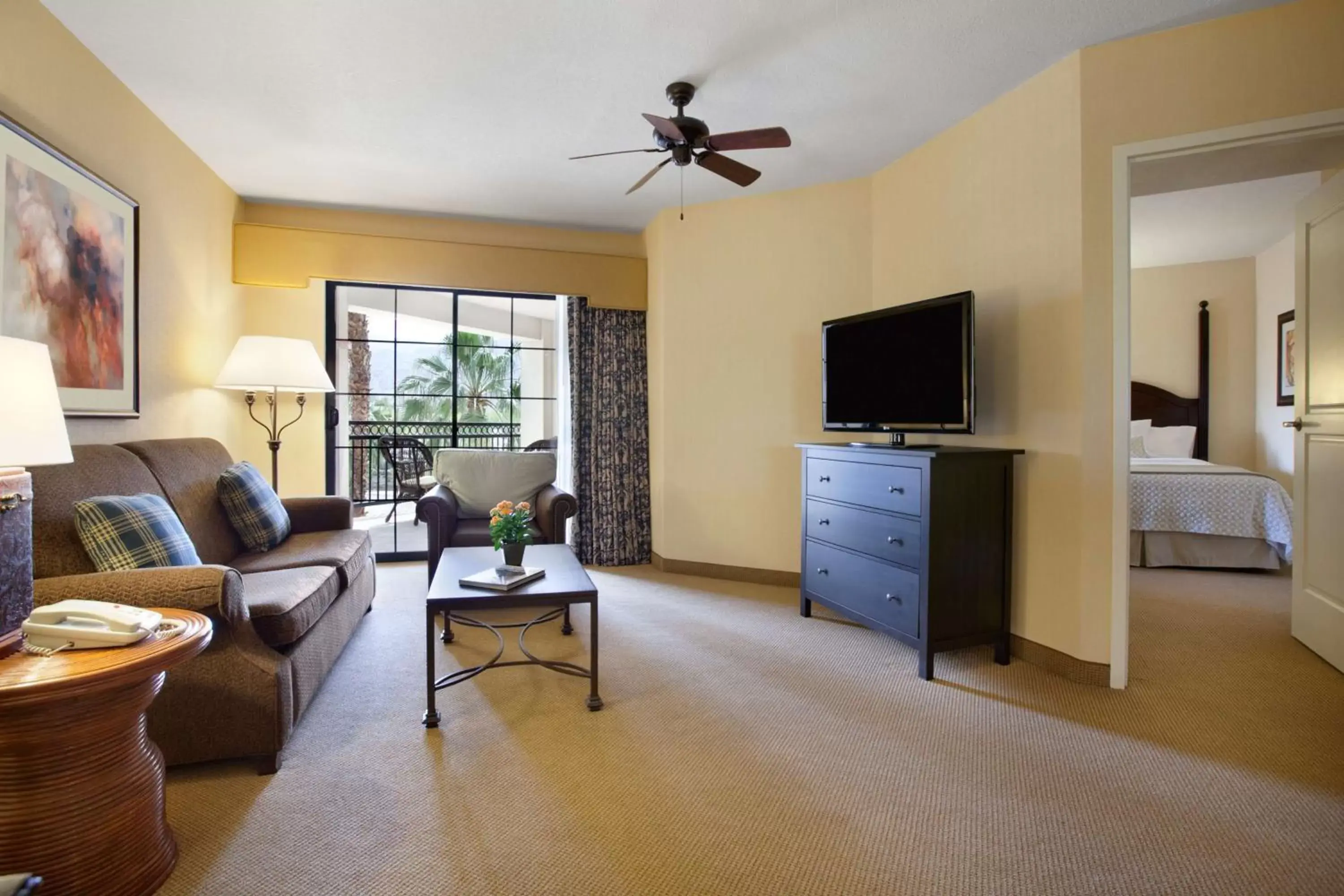 Bed, TV/Entertainment Center in Embassy Suites La Quinta Hotel & Spa