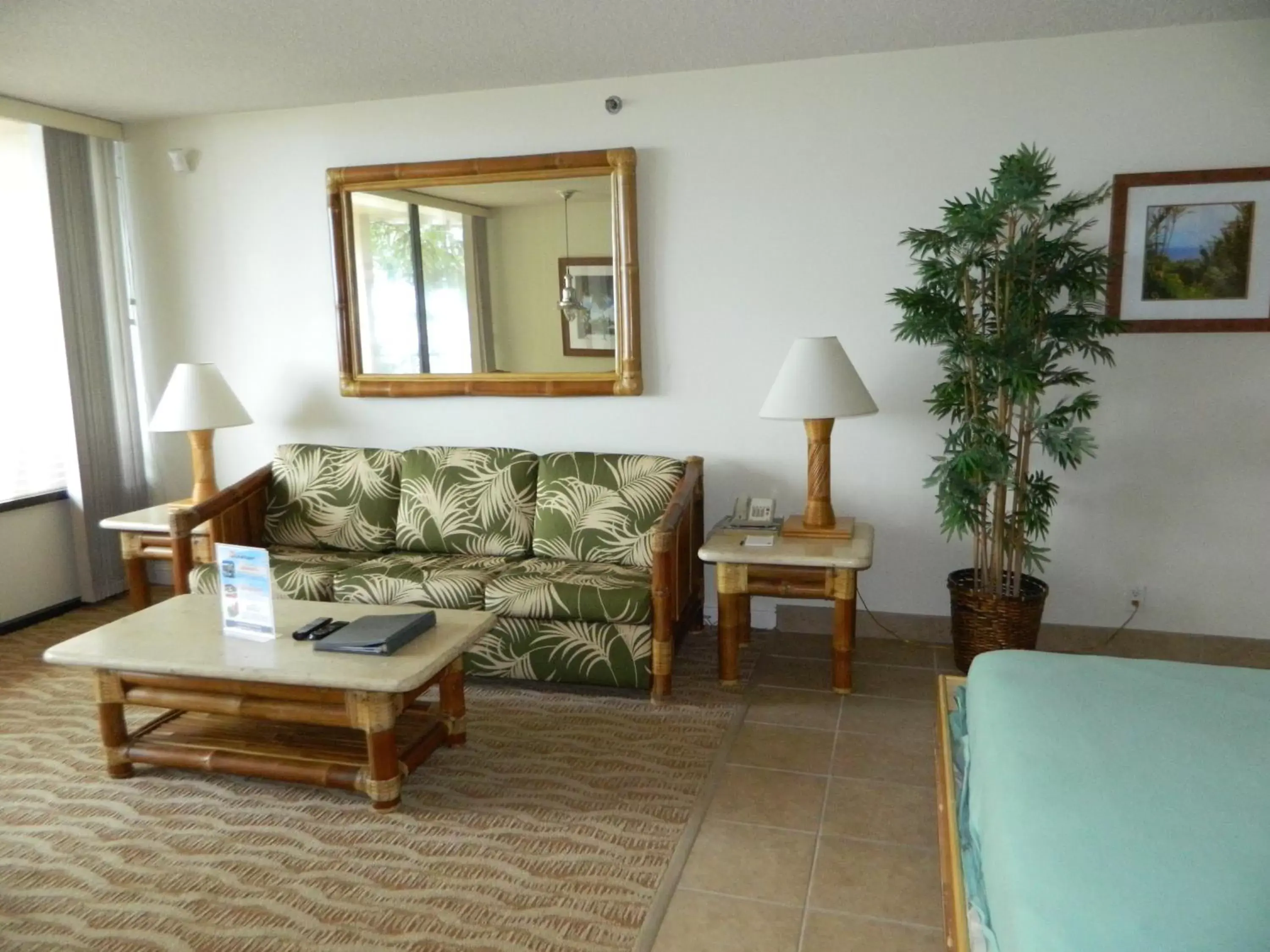 Photo of the whole room, Seating Area in Kahana Beach Vacation Club