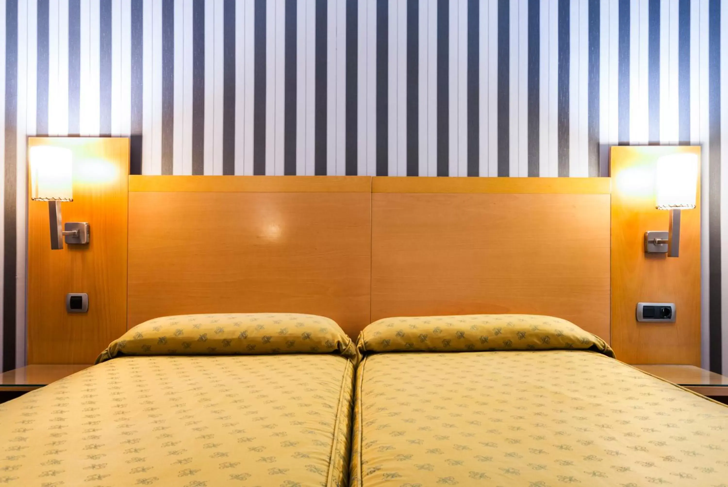 Bedroom, Bed in Hotel Lyon