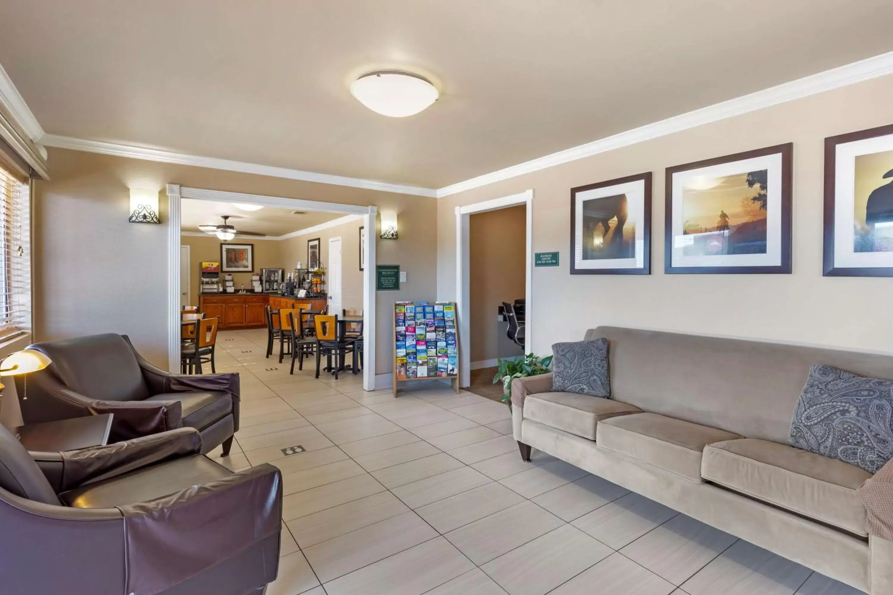 Lobby or reception, Seating Area in Best Western Caprock Inn