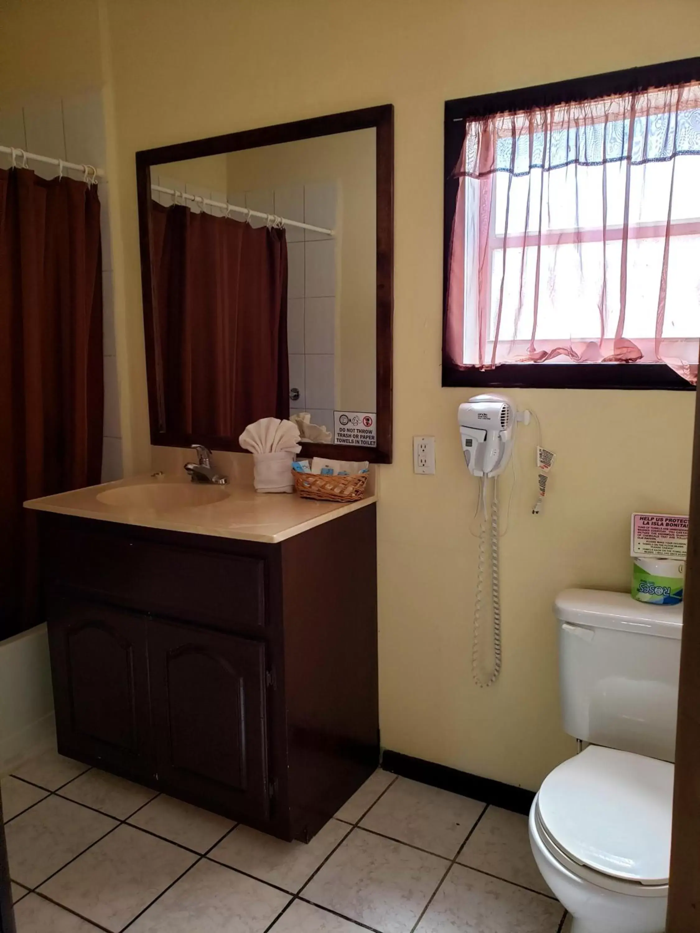 Bathroom in Ocean Tide Beach Resort