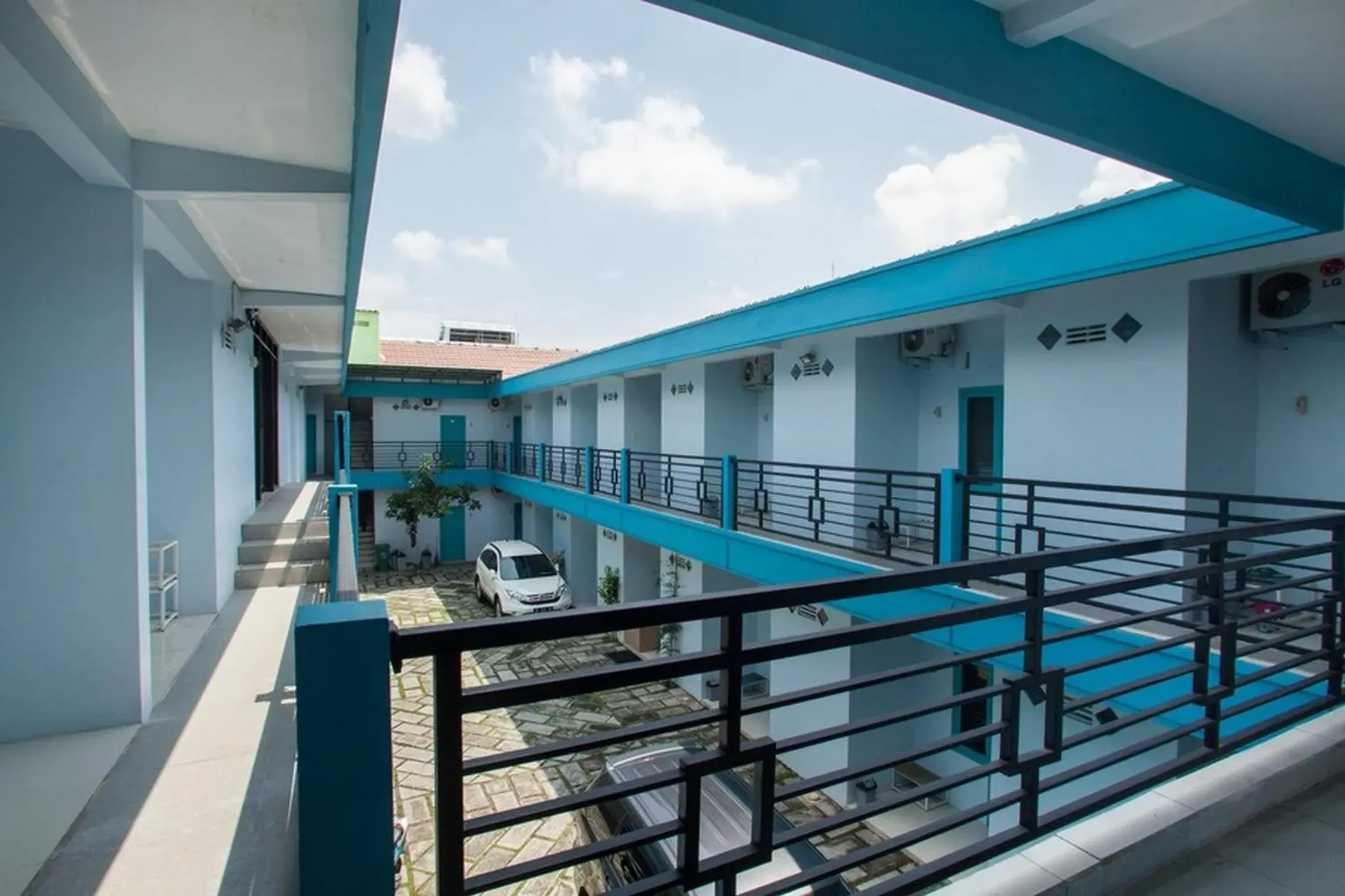 Property building, Balcony/Terrace in RedDoorz @ Kartohardjo Madiun