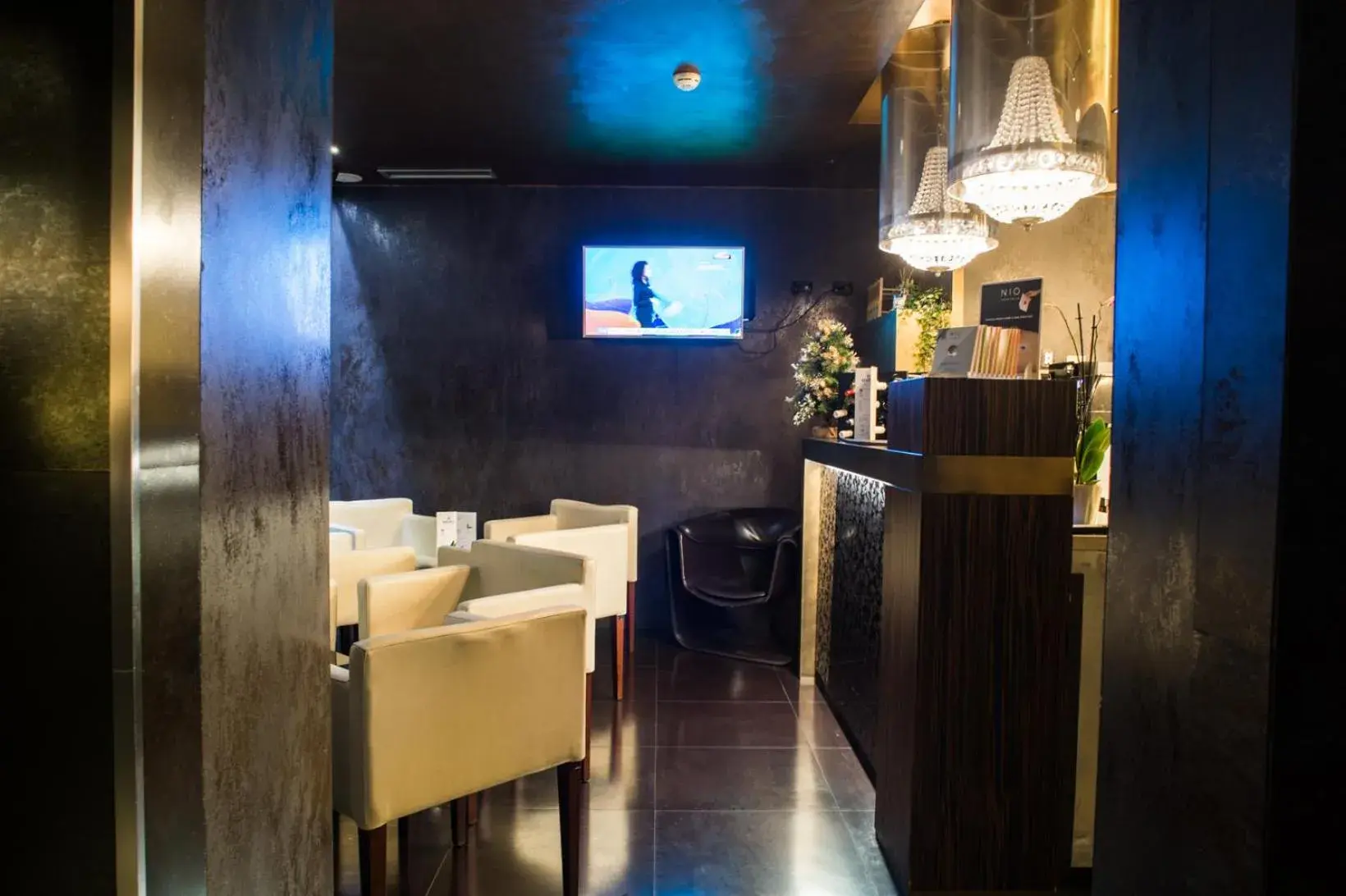 Lounge or bar, Restaurant/Places to Eat in Diva Luxury Hotel