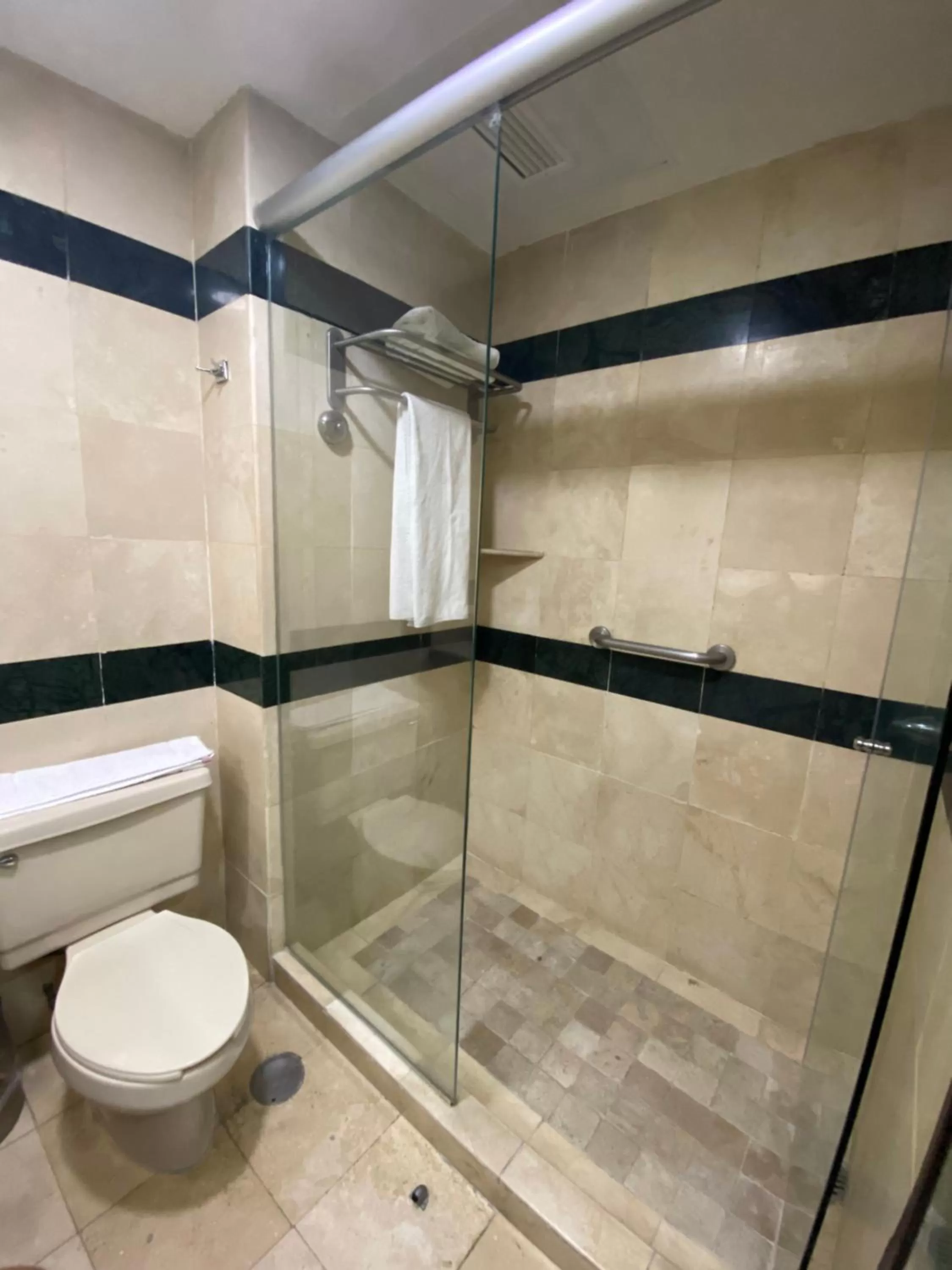 Bathroom in Suites Del Ángel