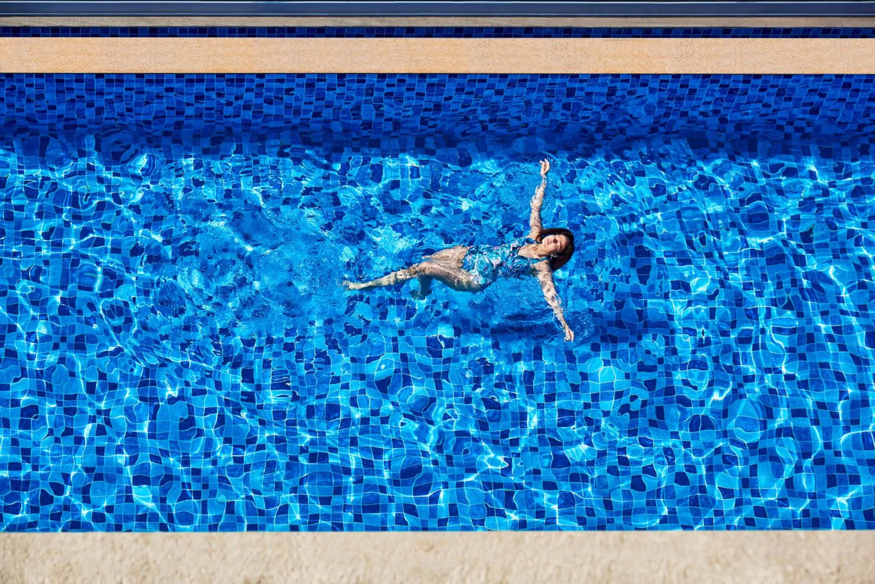 Swimming pool in Novotel Mumbai International Airport