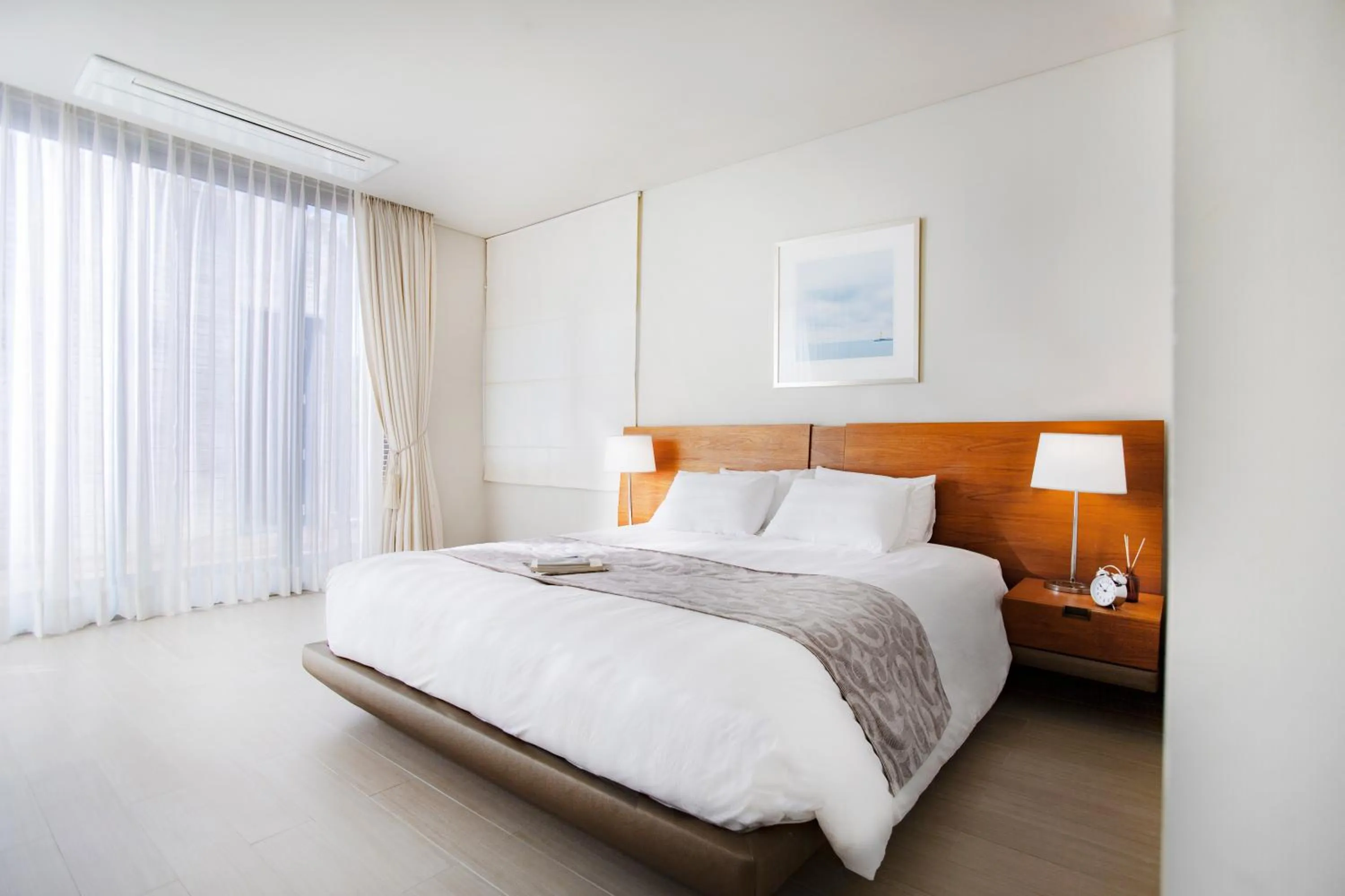 Bed in Lotte Resort Jeju Artvillas