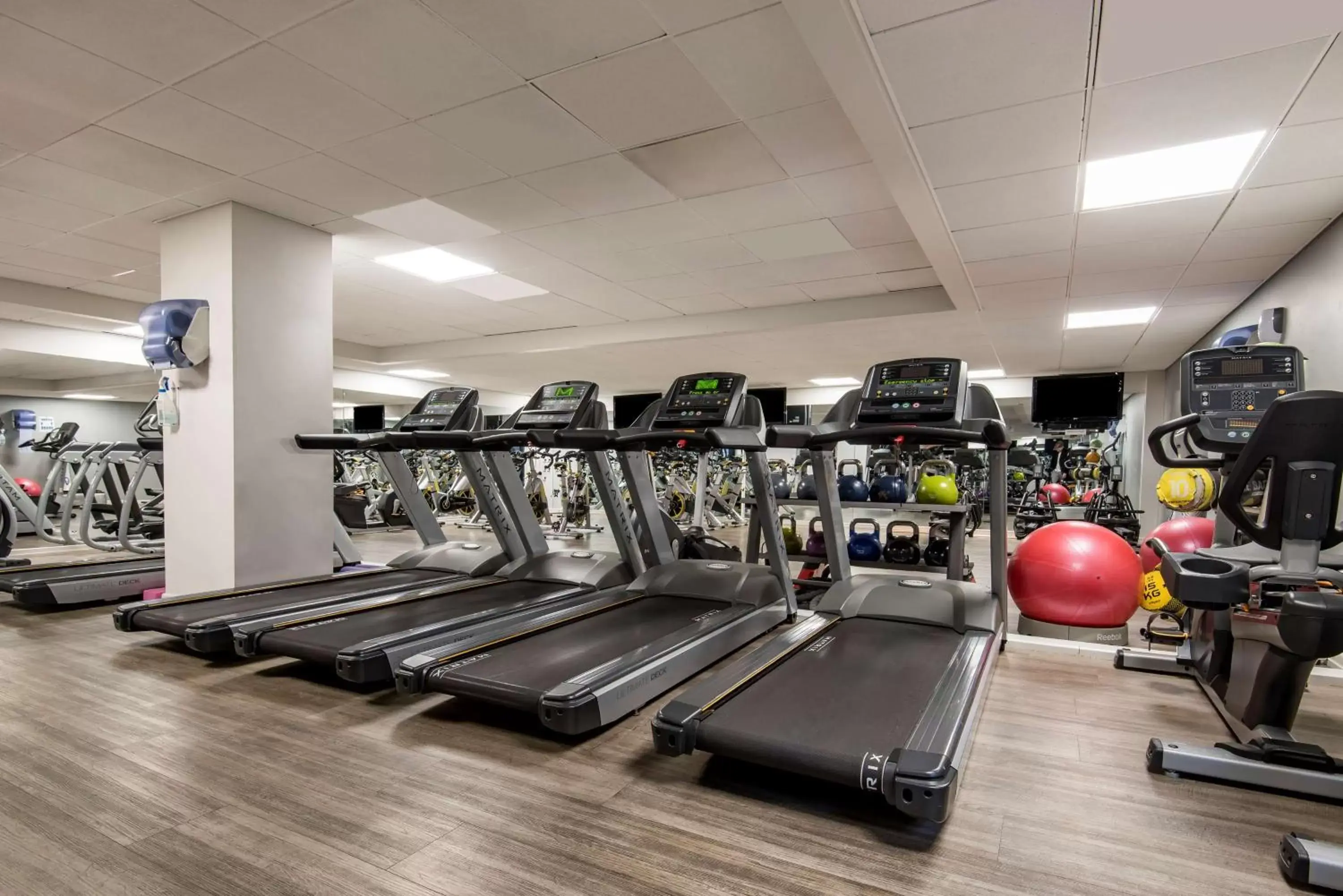 Spa and wellness centre/facilities, Fitness Center/Facilities in Radisson Blu Manchester Airport