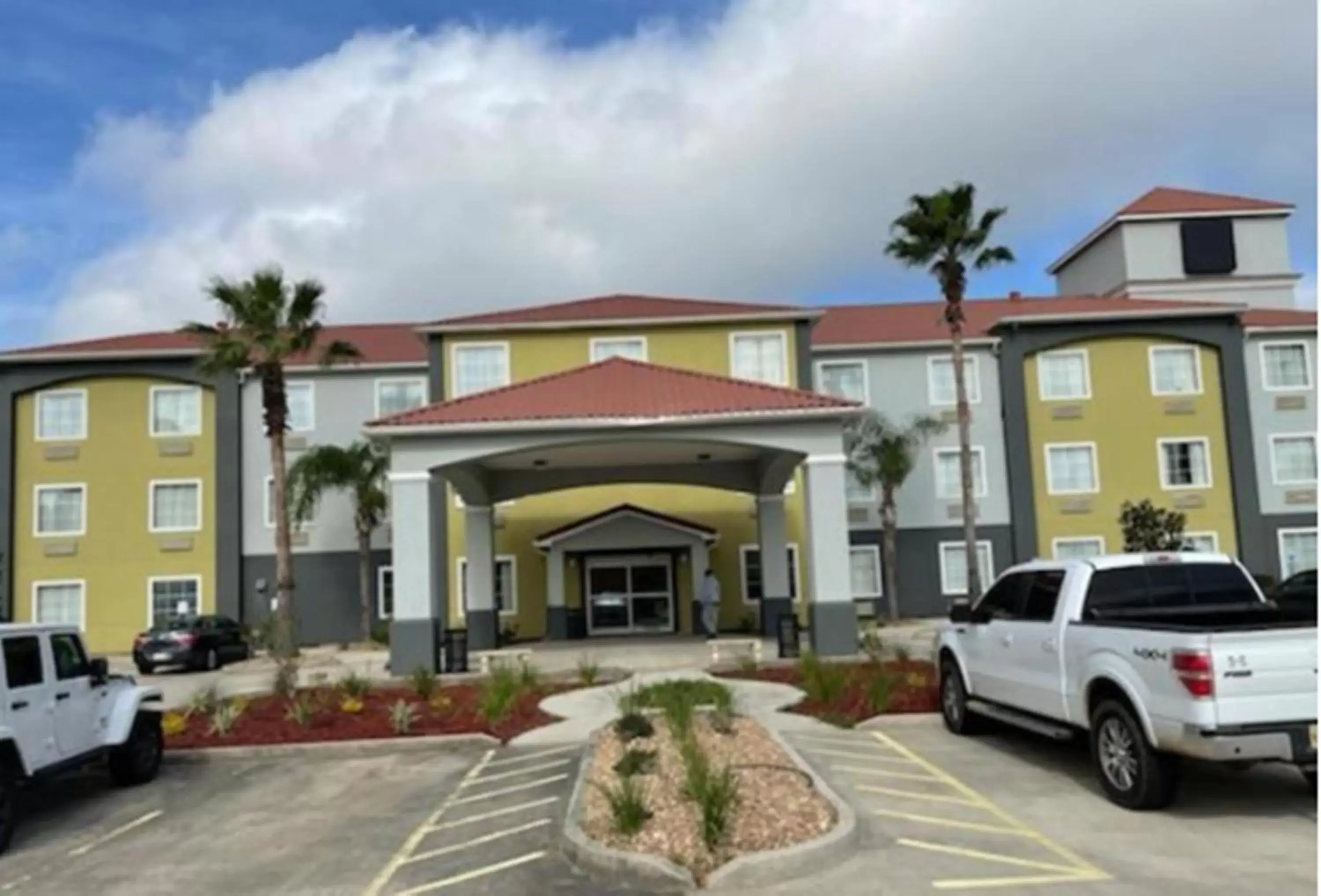 Property Building in Heritage Inn and Suites