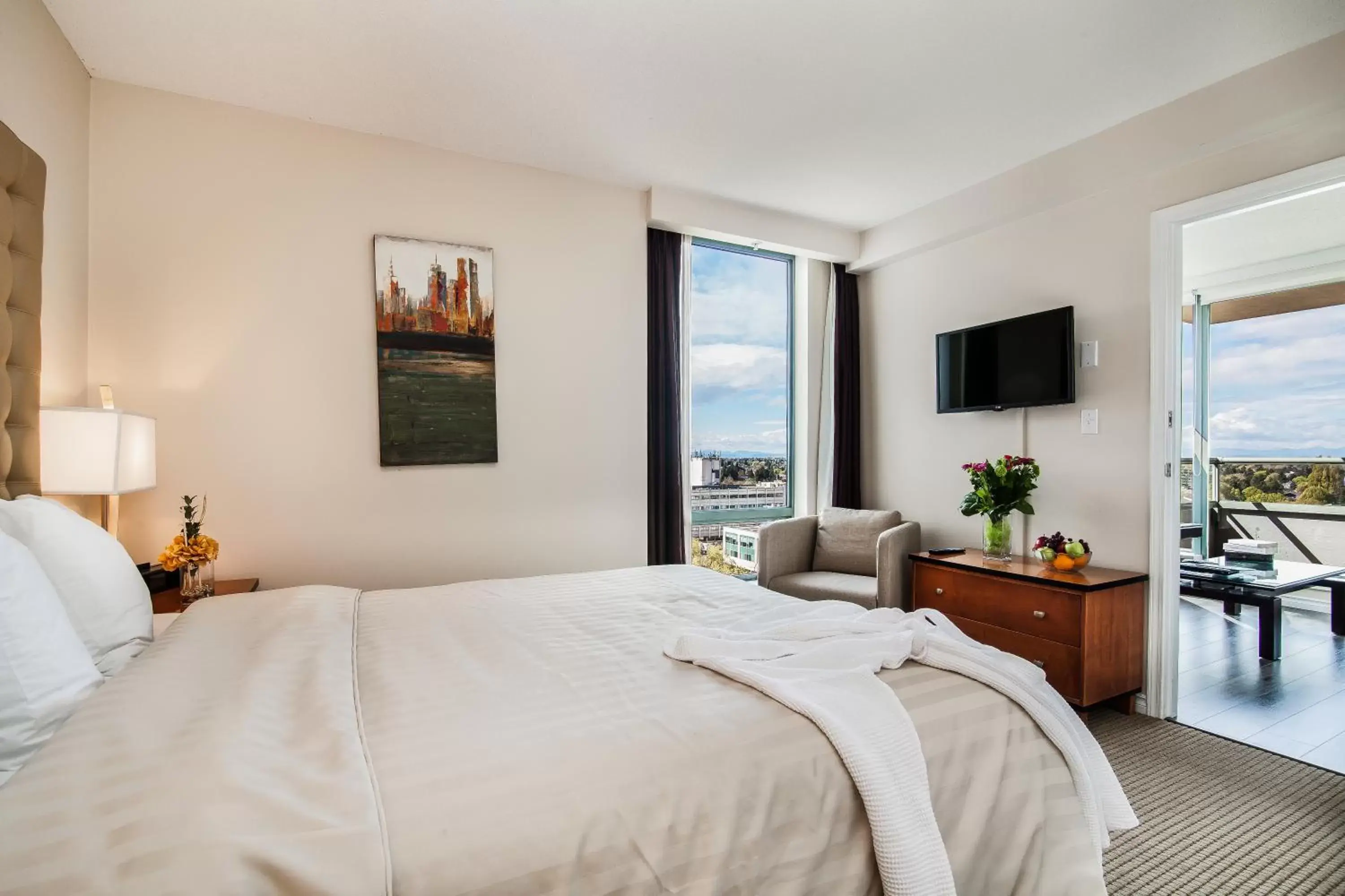 Bedroom in Executive Hotel Vancouver Airport