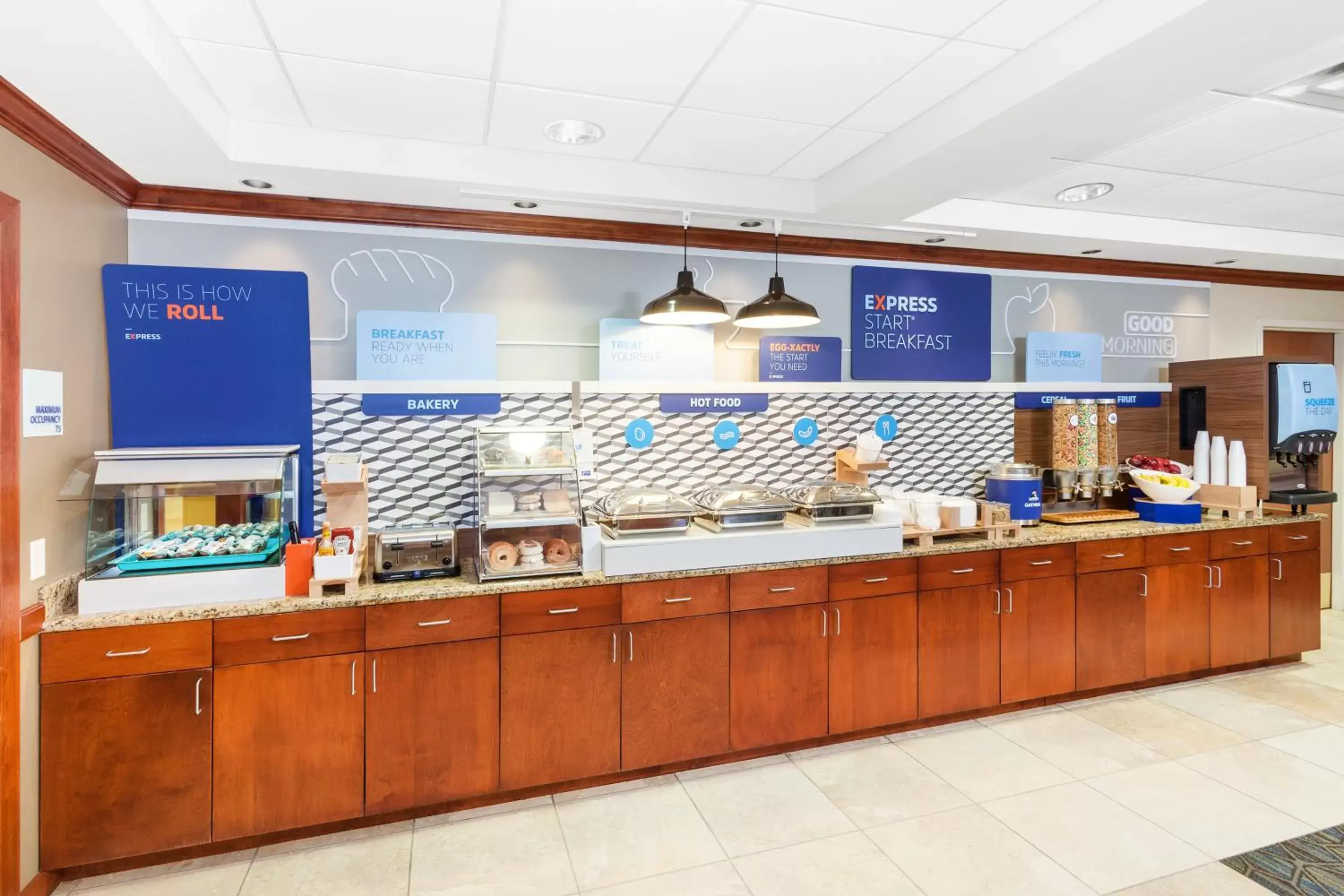 Breakfast in Holiday Inn Express Hotel & Suites Hampton South-Seabrook, an IHG Hotel