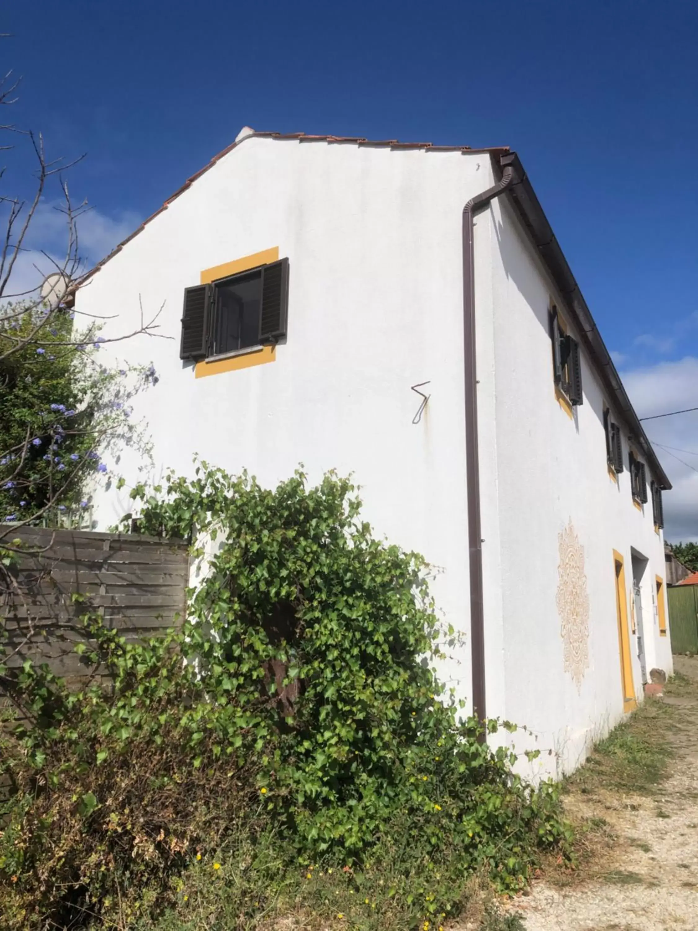 Property Building in House Of The Three Marias