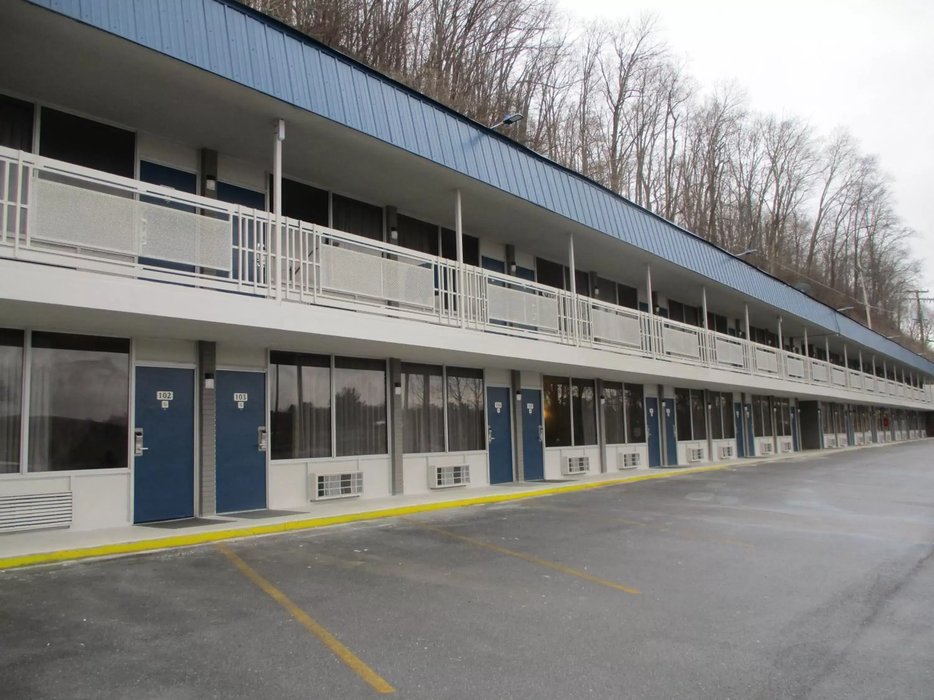 Property Building in Motel 6-Chilhowie, VA