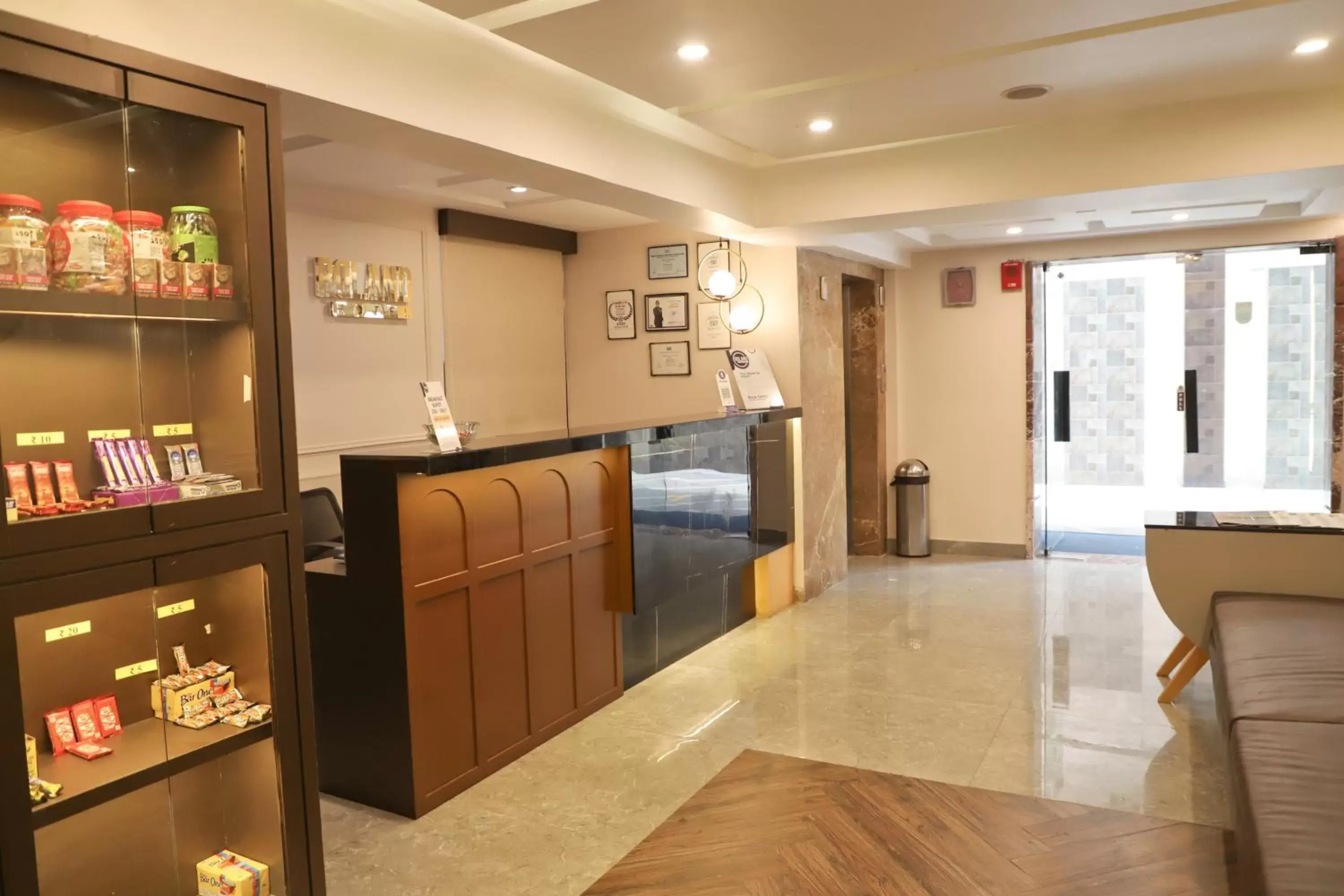 Property building, Lobby/Reception in Roland Hotel