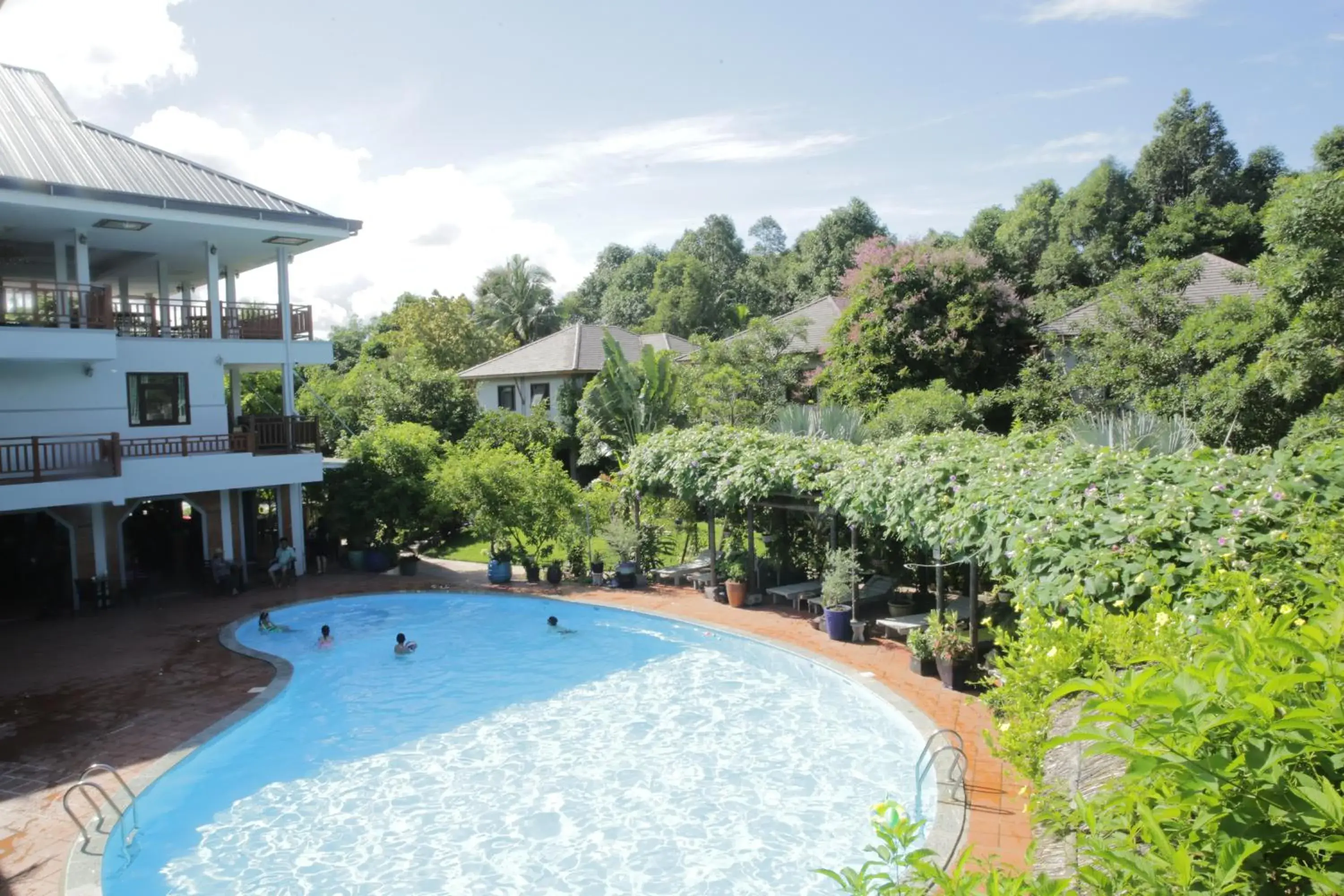 Hot Tub, Pool View in Vela Phu Quoc Resort