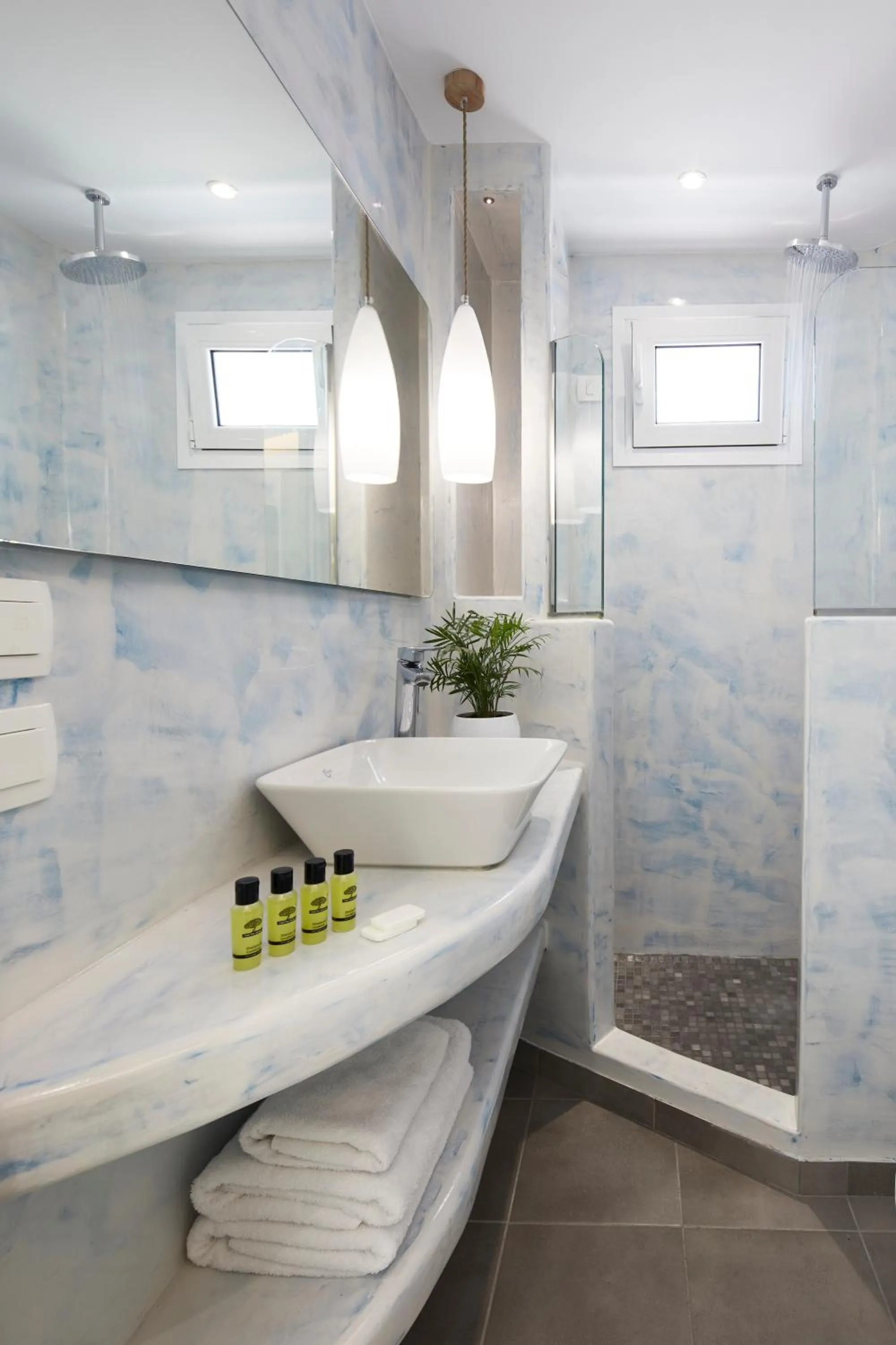 Time of day in Nissos Thira